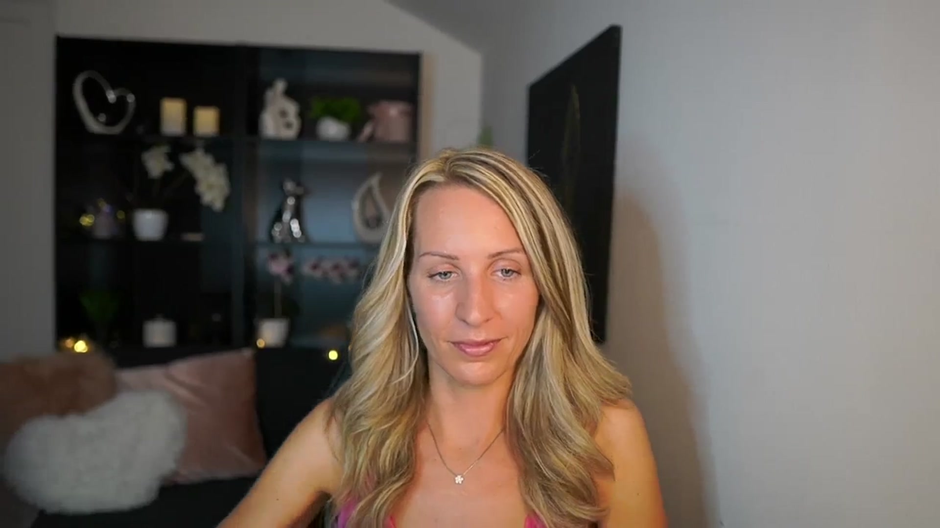 Gallery image thumbnail from Nikki__Sexx__'s myfreecams stream on, 09/18/2023, 22:55 image 17 of 20
