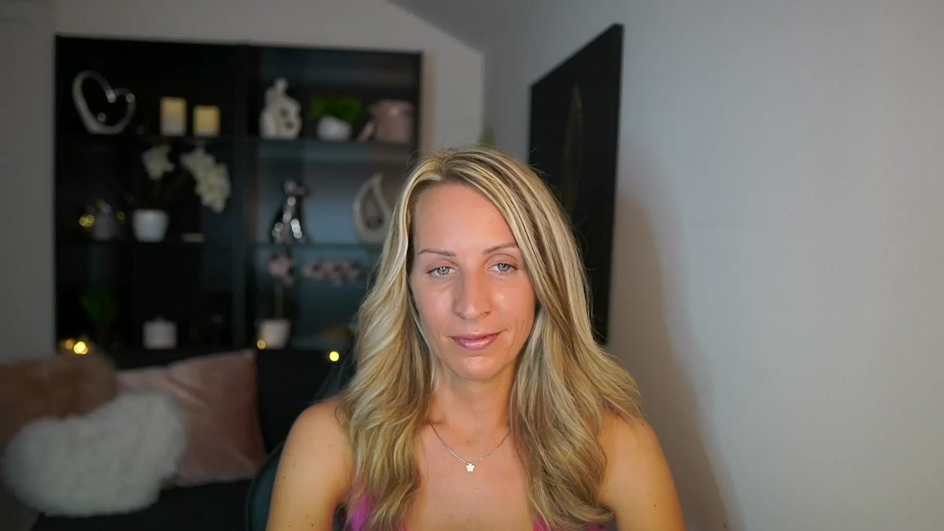 Gallery image thumbnail from Nikki__Sexx__'s myfreecams stream on, 09/18/2023, 22:55 image 19 of 20