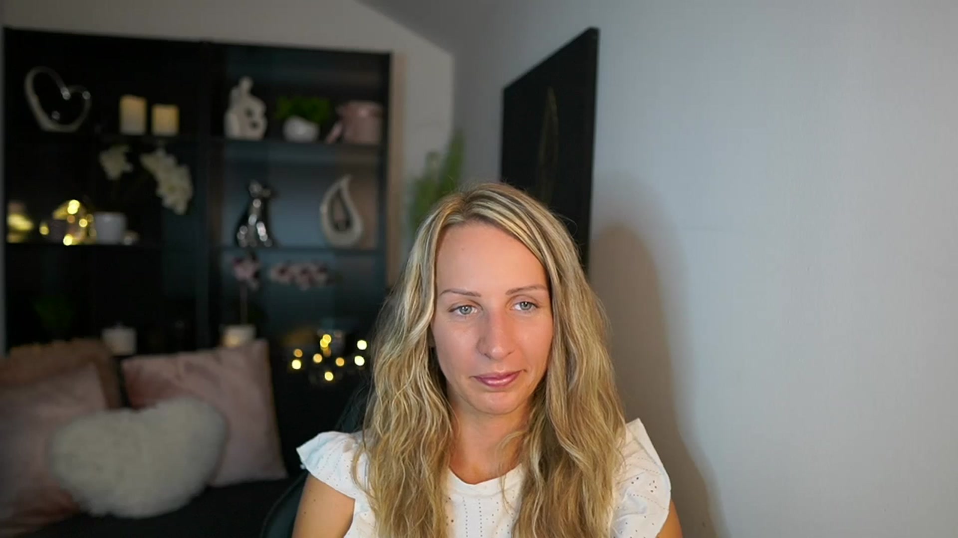 Gallery image thumbnail from Nikki__Sexx__'s myfreecams stream on, 09/19/2023, 18:31 image 4 of 20