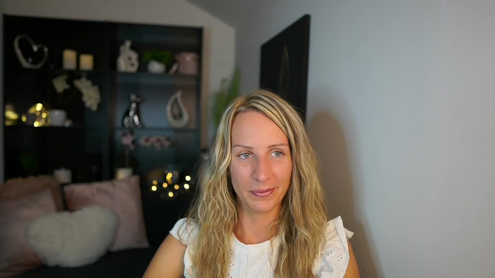 Gallery image thumbnail from Nikki__Sexx__'s myfreecams stream on, 09/19/2023, 18:31 image 19 of 20