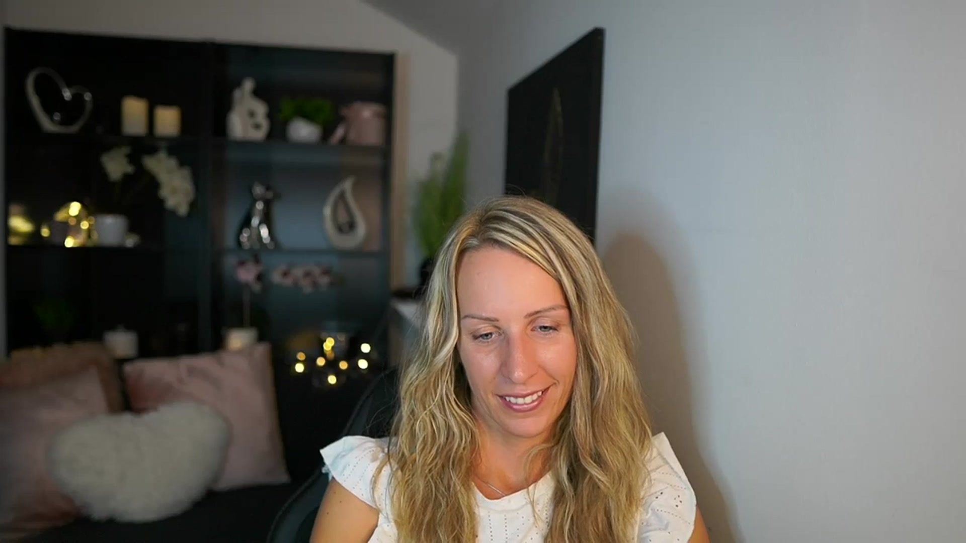 Gallery image thumbnail from Nikki__Sexx__'s myfreecams stream on, 09/19/2023, 18:31 image 7 of 20