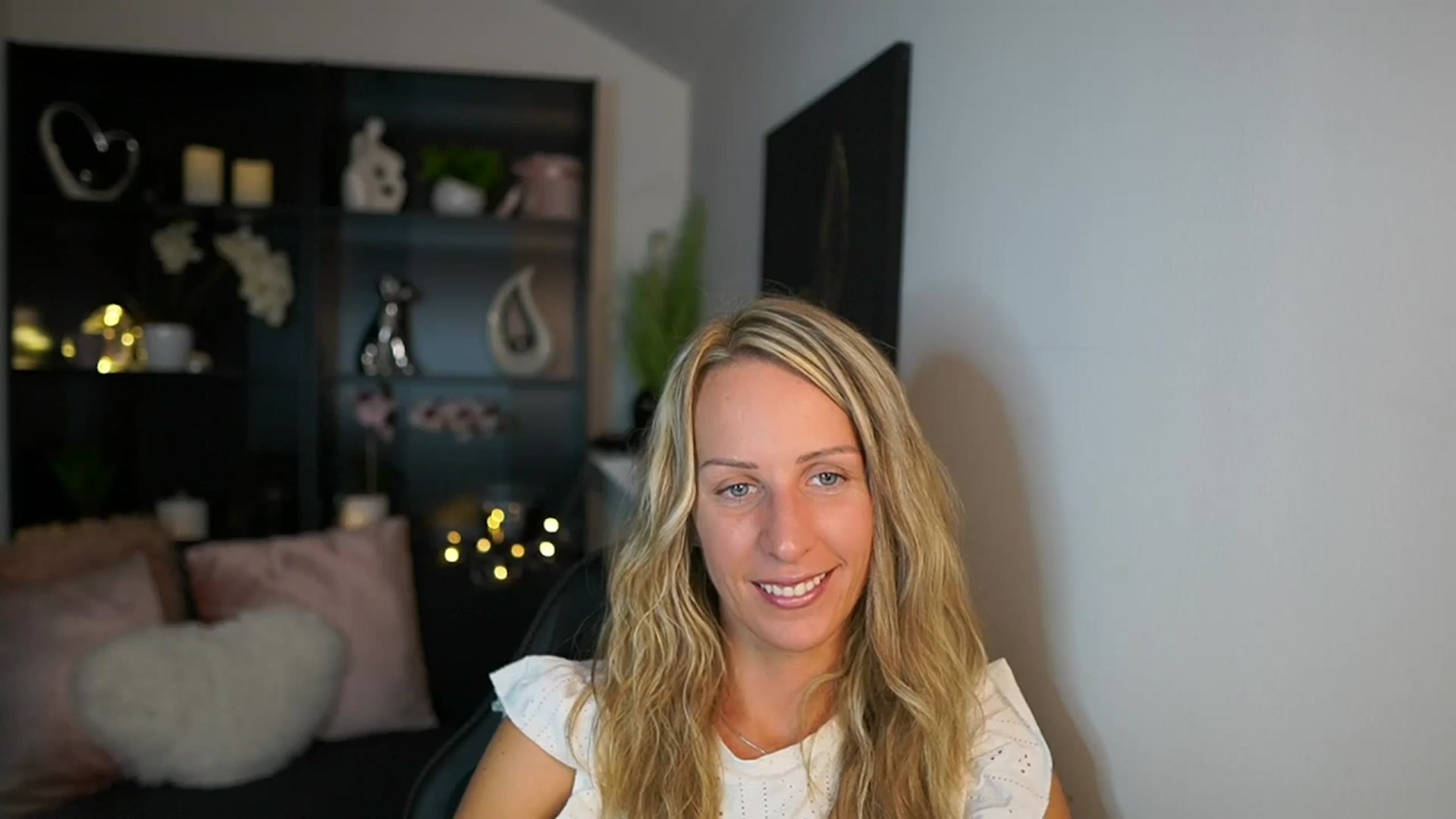 Gallery image thumbnail from Nikki__Sexx__'s myfreecams stream on, 09/19/2023, 18:31 image 8 of 20