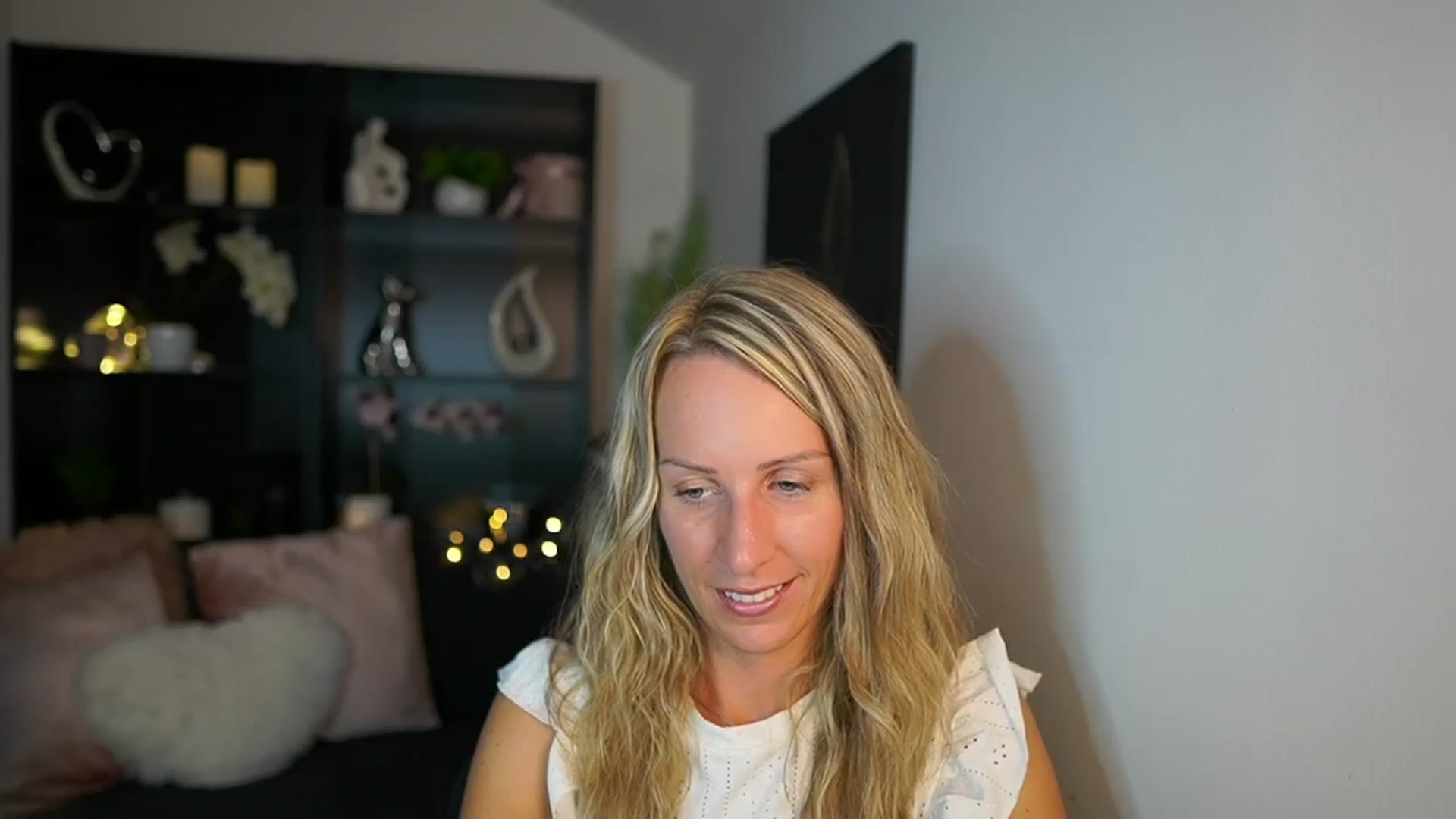 Gallery image thumbnail from Nikki__Sexx__'s myfreecams stream on, 09/19/2023, 18:31 image 20 of 20
