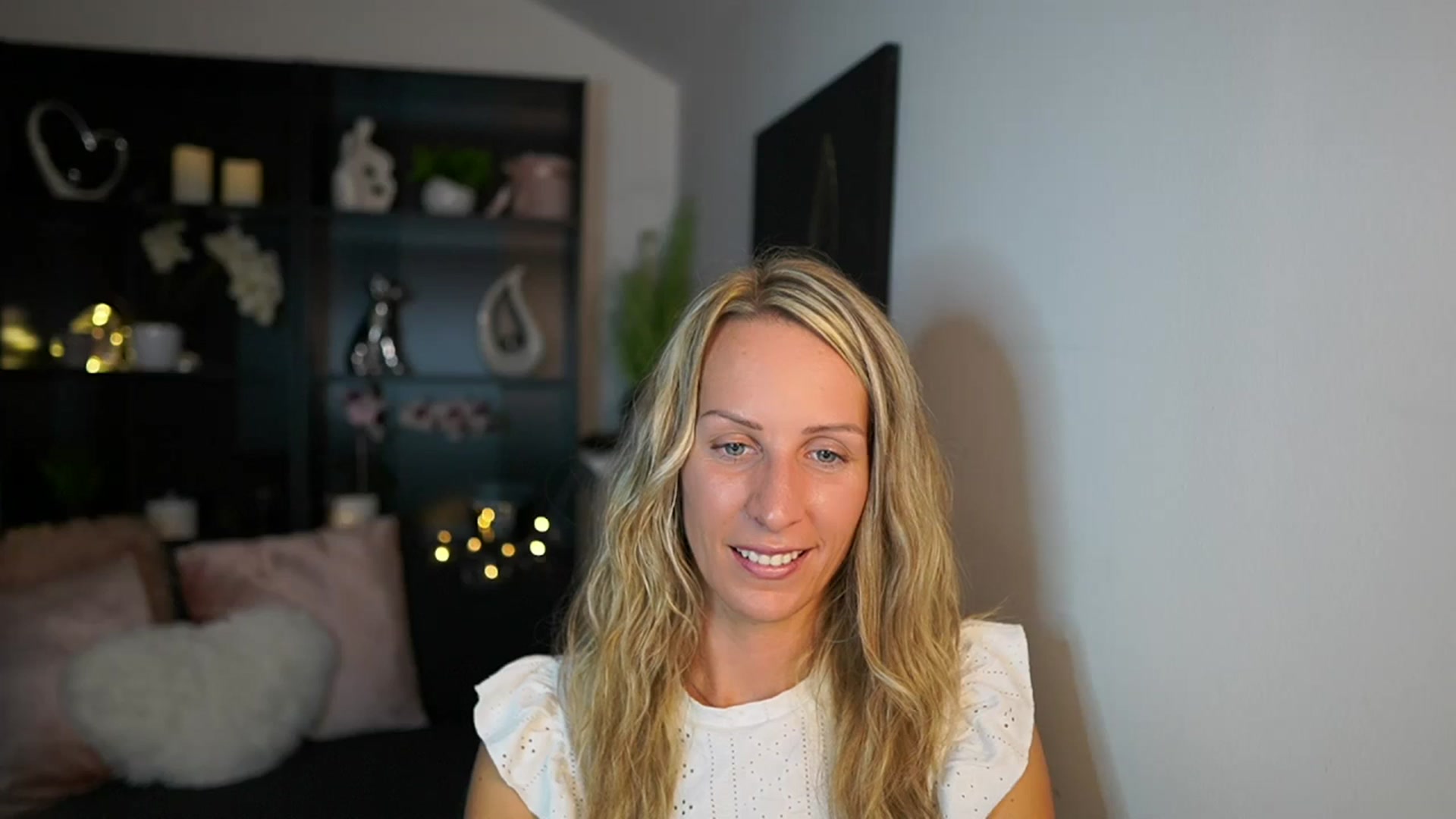 Gallery image thumbnail from Nikki__Sexx__'s myfreecams stream on, 09/19/2023, 19:15 image 6 of 20