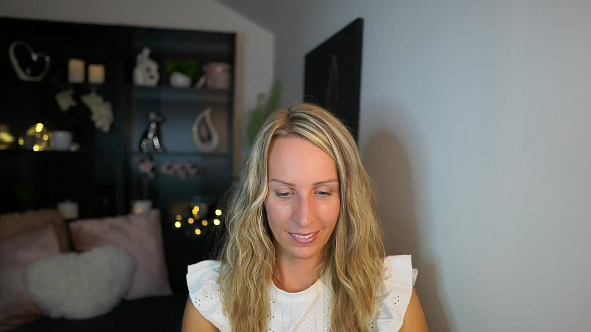 Gallery image thumbnail from Nikki__Sexx__'s myfreecams stream on, 09/19/2023, 19:15 image 12 of 20