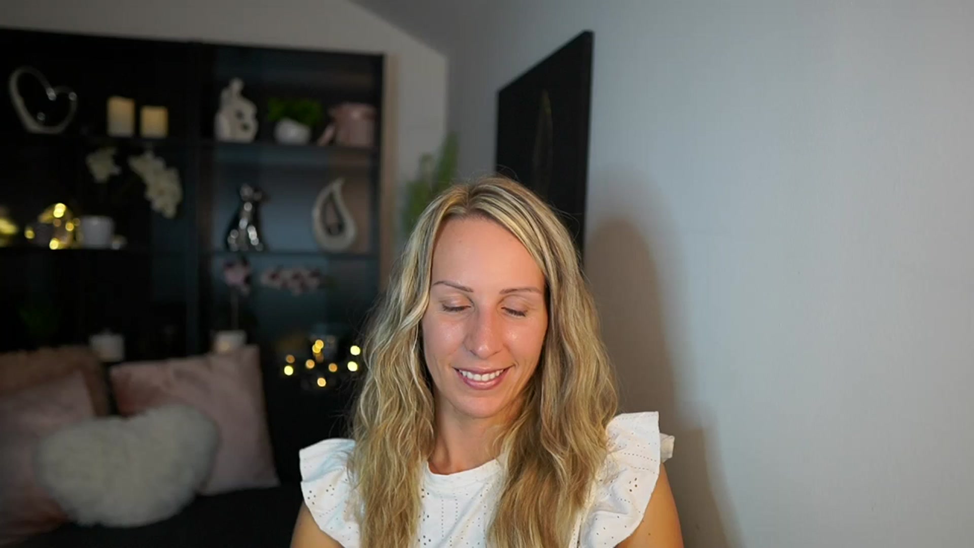 Gallery image thumbnail from Nikki__Sexx__'s myfreecams stream on, 09/19/2023, 19:15 image 20 of 20