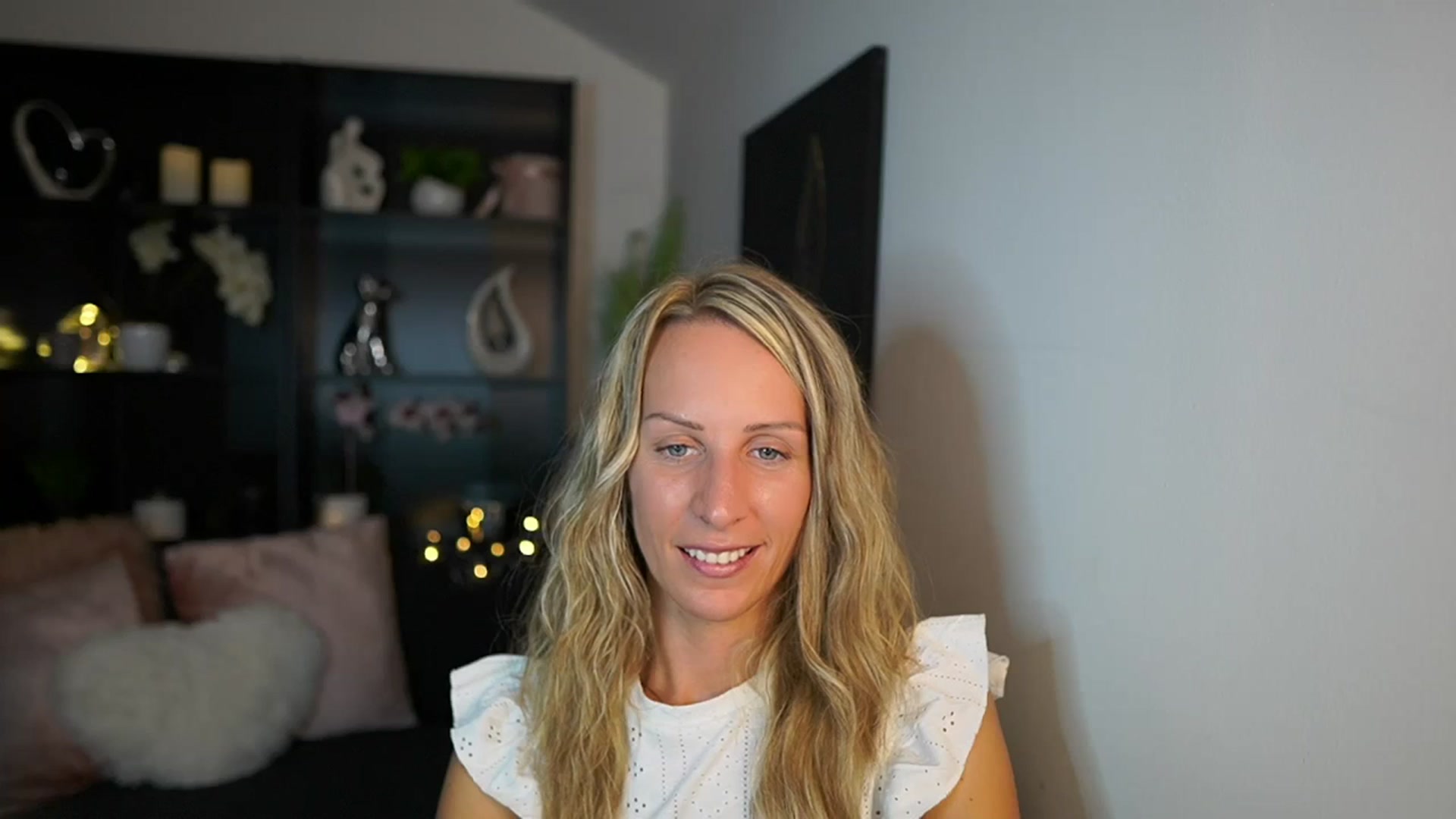Gallery image thumbnail from Nikki__Sexx__'s myfreecams stream on, 09/19/2023, 19:15 image 19 of 20