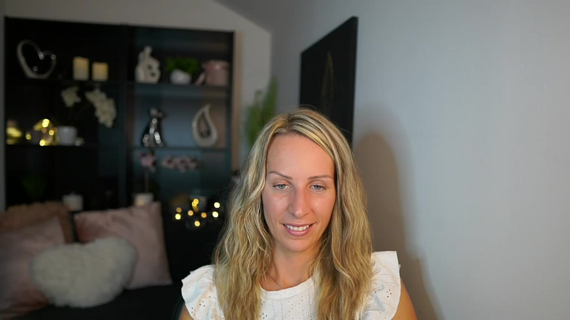 Gallery image thumbnail from Nikki__Sexx__'s myfreecams stream on, 09/19/2023, 19:15 image 4 of 20