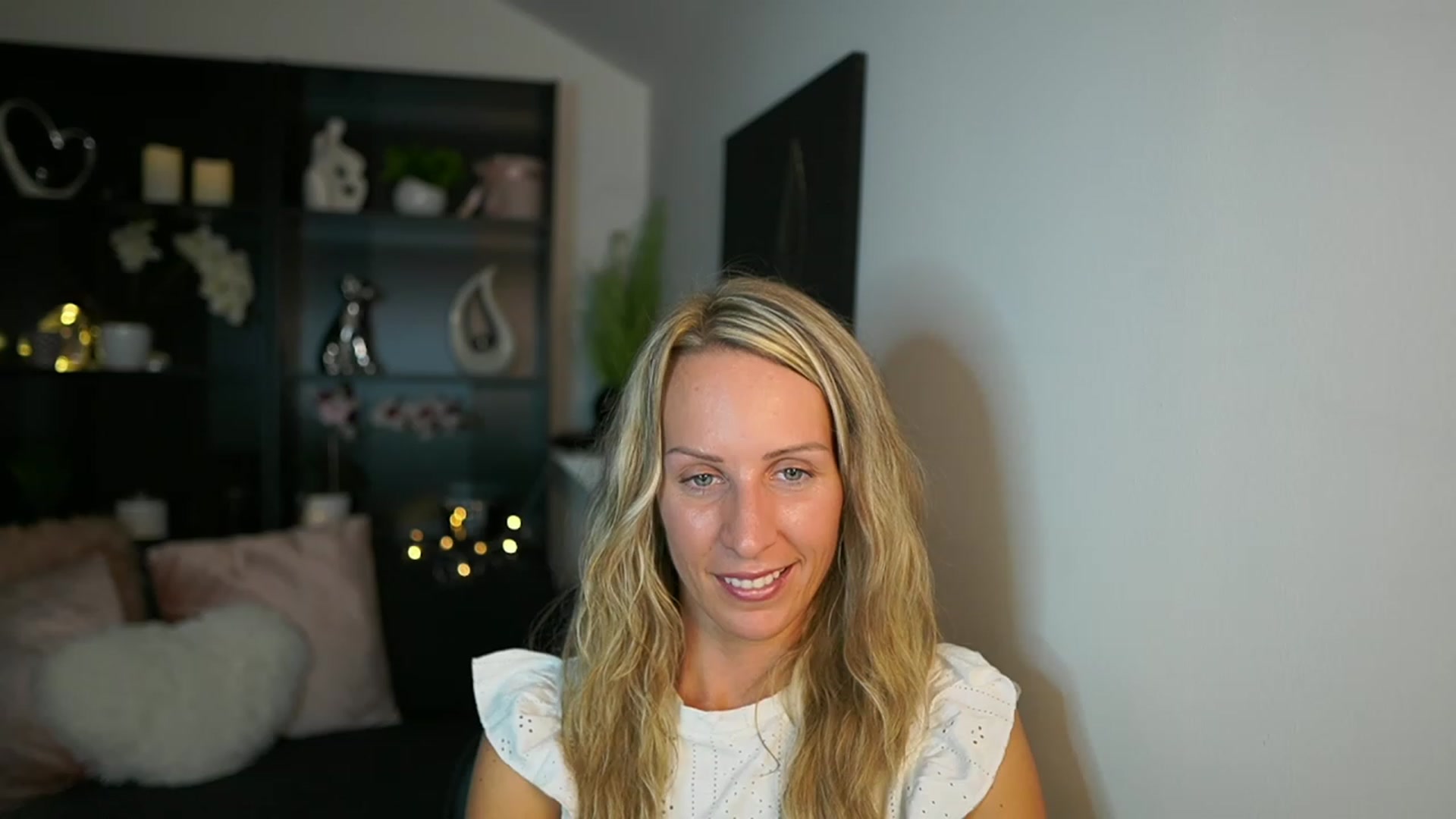 Gallery image thumbnail from Nikki__Sexx__'s myfreecams stream on, 09/19/2023, 21:40 image 4 of 20