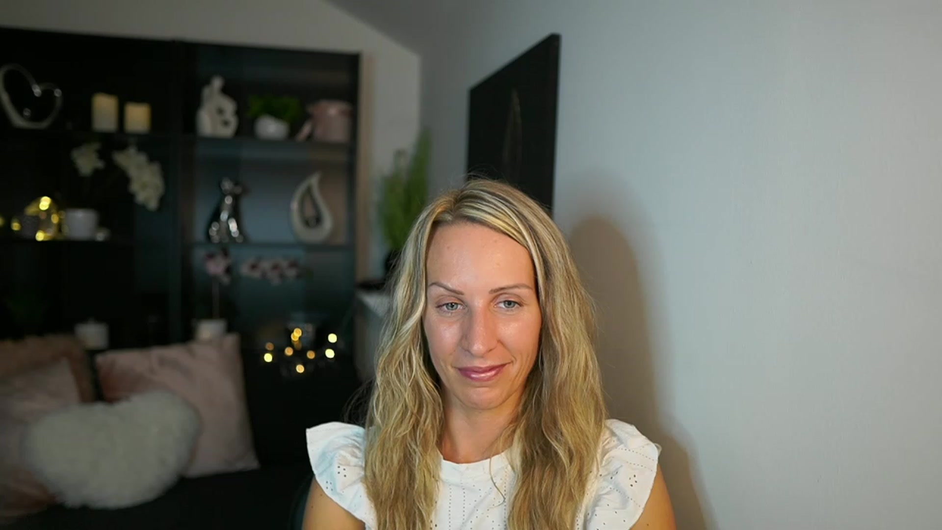 Gallery image thumbnail from Nikki__Sexx__'s myfreecams stream on, 09/19/2023, 21:40 image 5 of 20