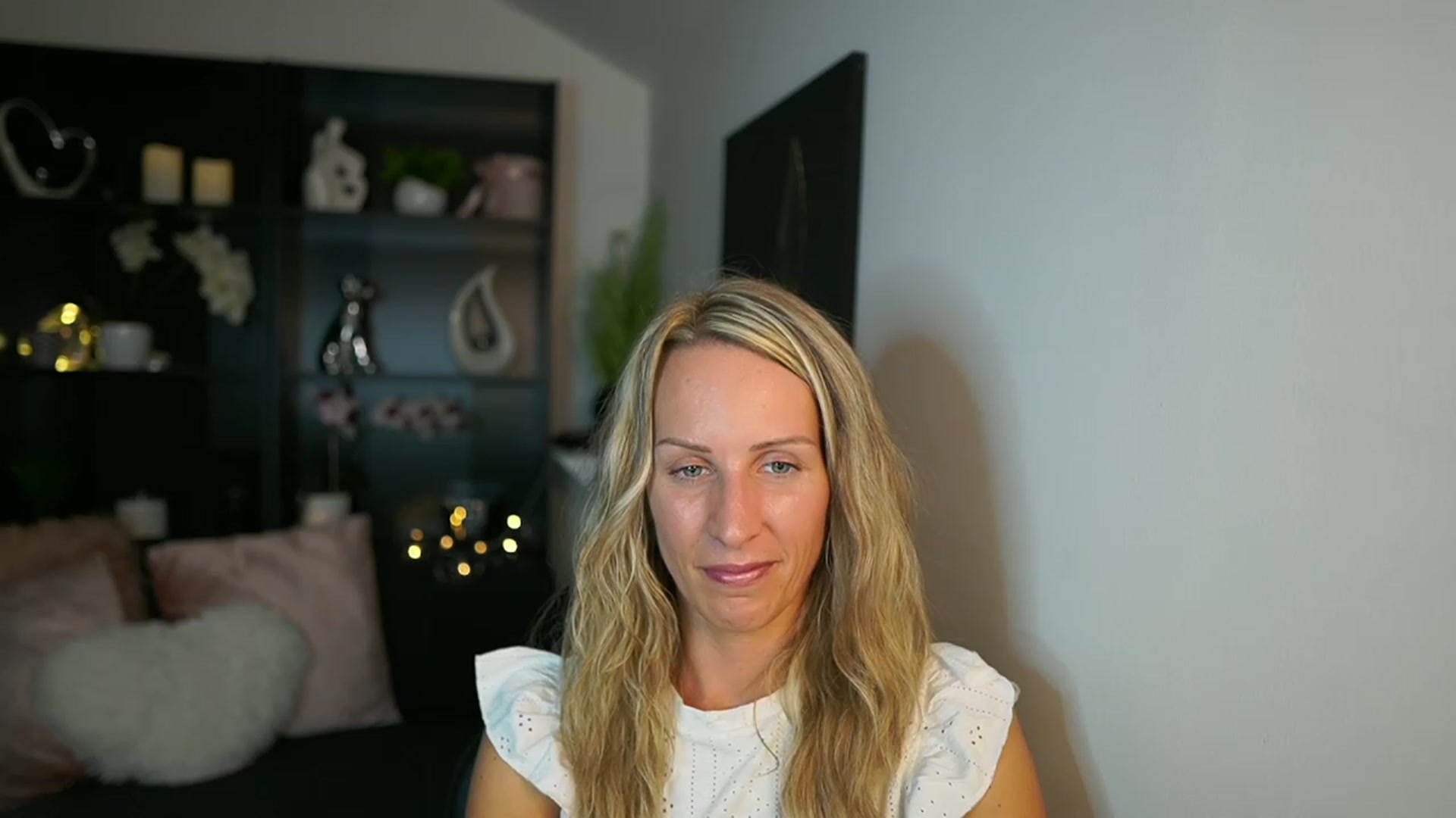 Gallery image thumbnail from Nikki__Sexx__'s myfreecams stream on, 09/19/2023, 21:40 image 6 of 20