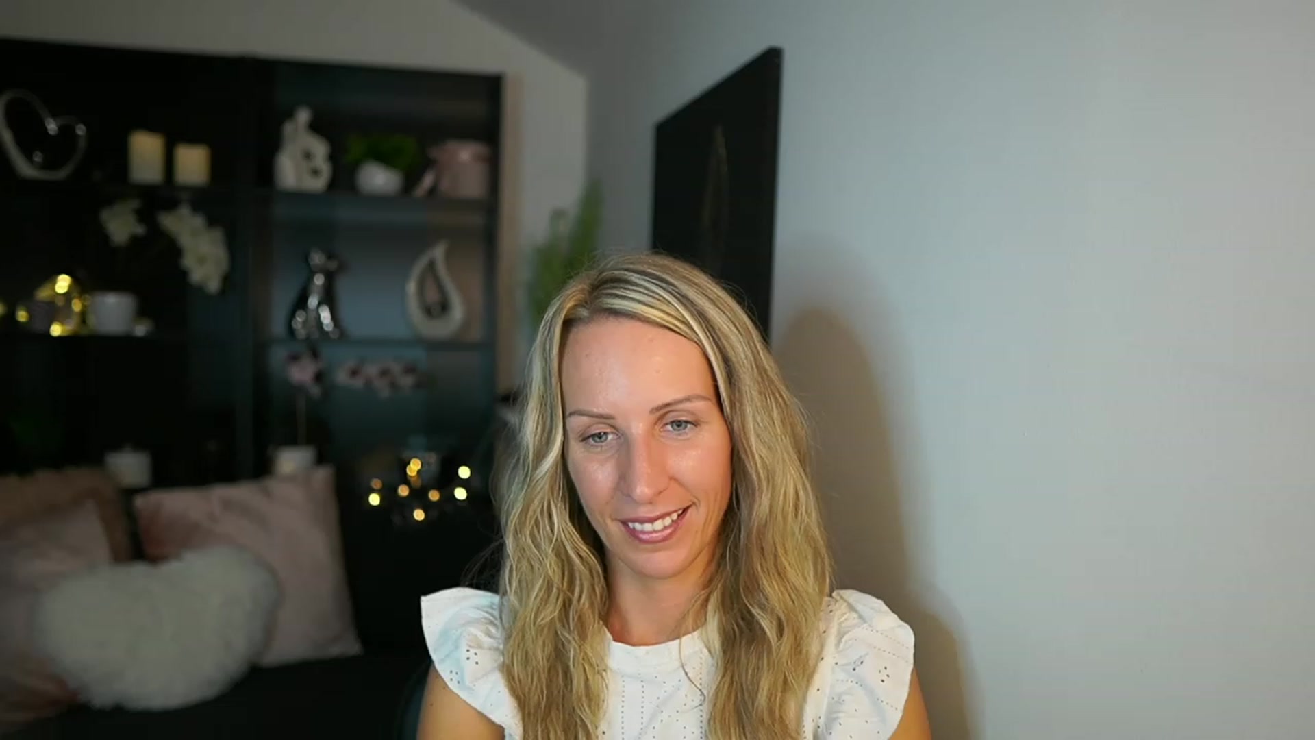 Gallery image thumbnail from Nikki__Sexx__'s myfreecams stream on, 09/19/2023, 21:40 image 3 of 20