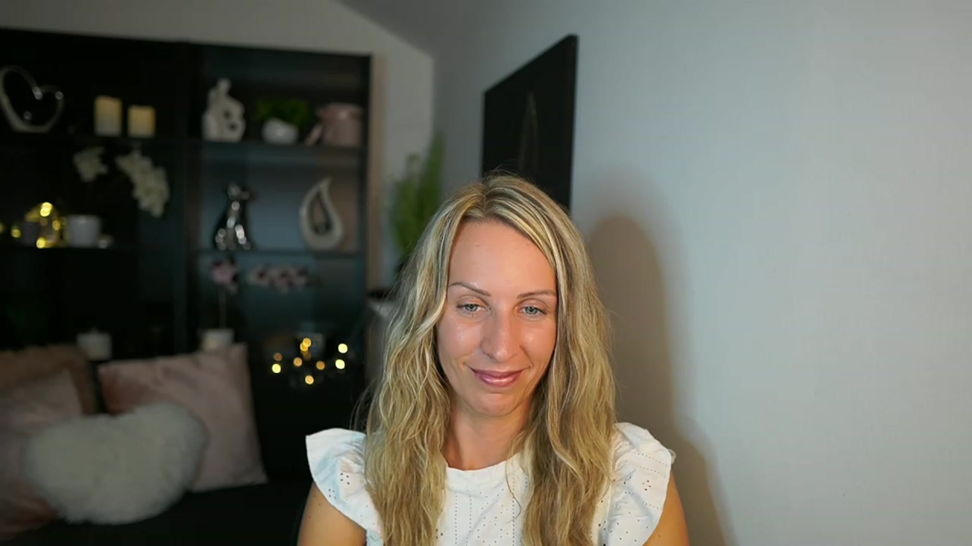 Gallery image thumbnail from Nikki__Sexx__'s myfreecams stream on, 09/19/2023, 21:40 image 1 of 20