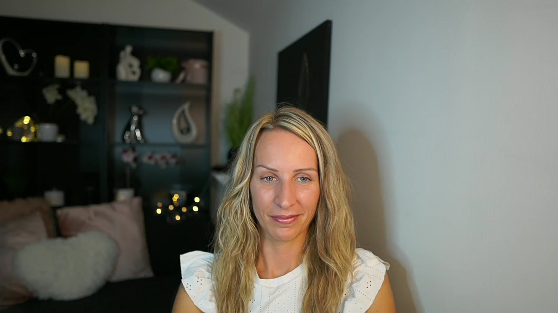 Gallery image thumbnail from Nikki__Sexx__'s myfreecams stream on, 09/19/2023, 21:40 image 17 of 20
