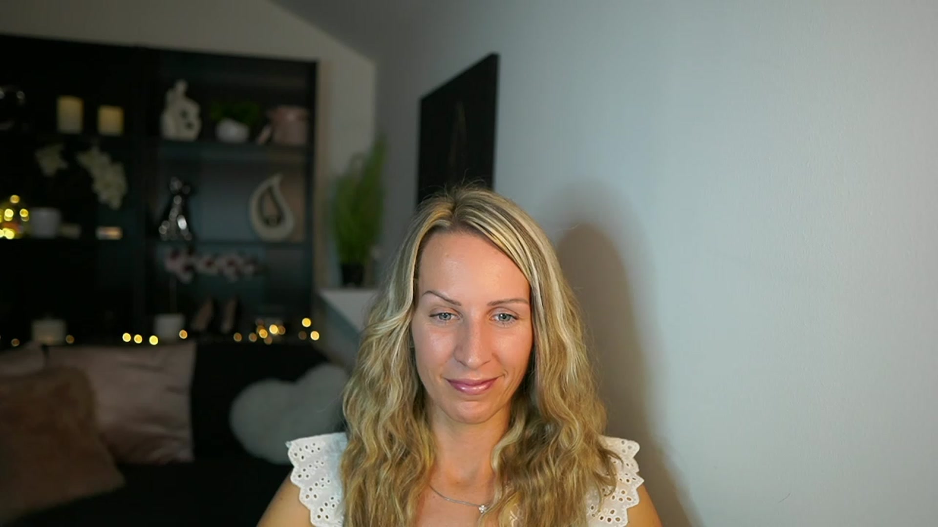 Gallery image thumbnail from Nikki__Sexx__'s myfreecams stream on, 09/25/2023, 22:17 image 3 of 20