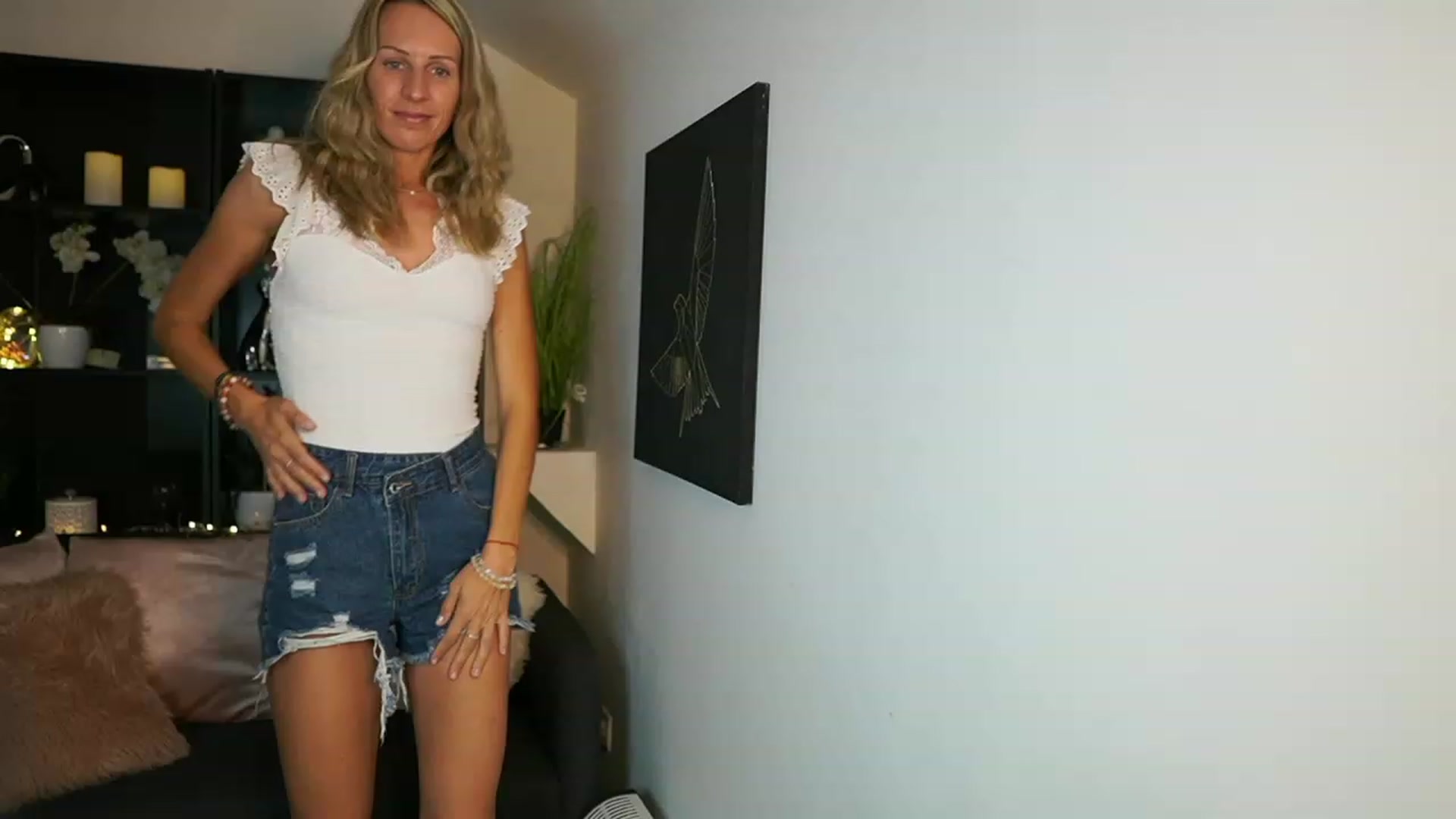 Gallery image thumbnail from Nikki__Sexx__'s myfreecams stream on, 09/25/2023, 22:17 image 14 of 20
