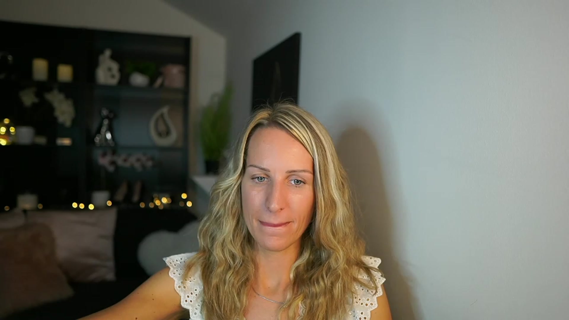 Gallery image thumbnail from Nikki__Sexx__'s myfreecams stream on, 09/25/2023, 22:17 image 1 of 20