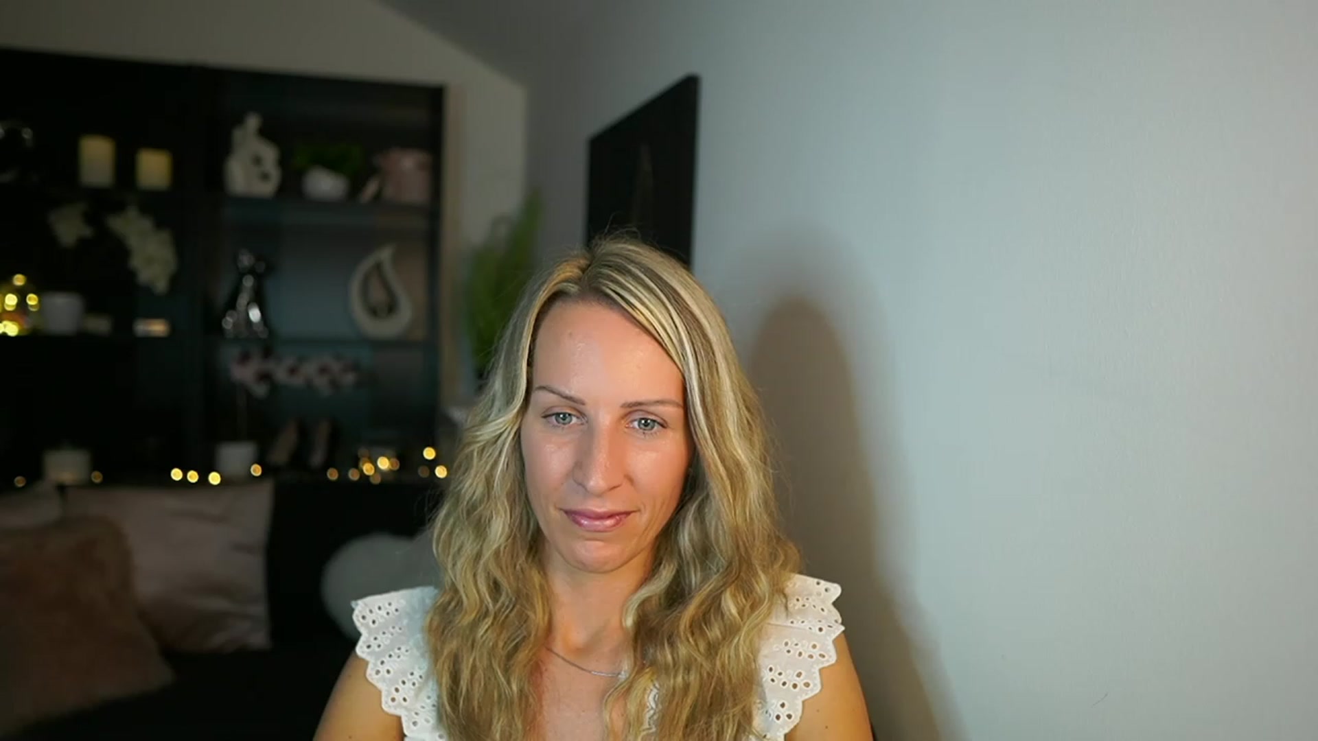 Gallery image thumbnail from Nikki__Sexx__'s myfreecams stream on, 09/25/2023, 22:17 image 5 of 20