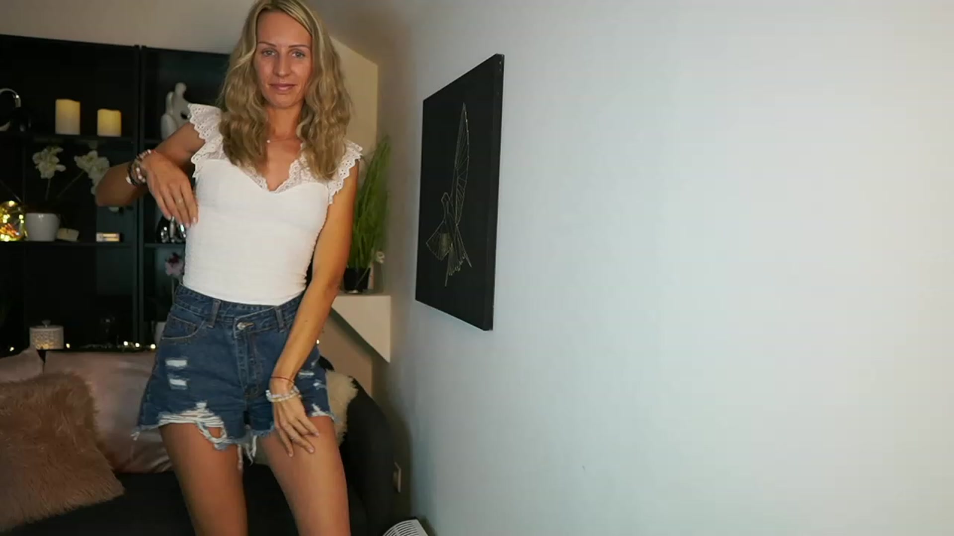 Gallery image thumbnail from Nikki__Sexx__'s myfreecams stream on, 09/25/2023, 22:17 image 15 of 20