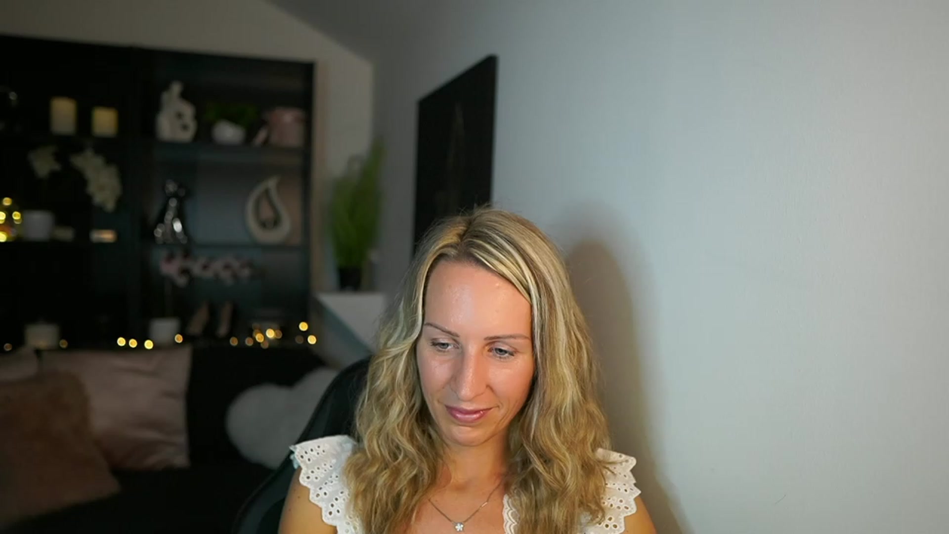 Gallery image thumbnail from Nikki__Sexx__'s myfreecams stream on, 09/25/2023, 23:09 image 2 of 20