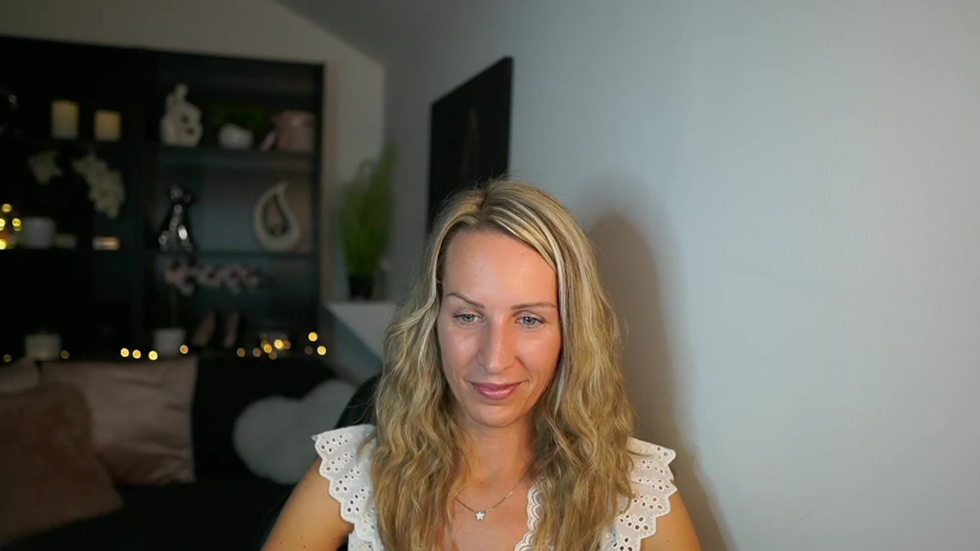Gallery image thumbnail from Nikki__Sexx__'s myfreecams stream on, 09/25/2023, 23:09 image 14 of 20