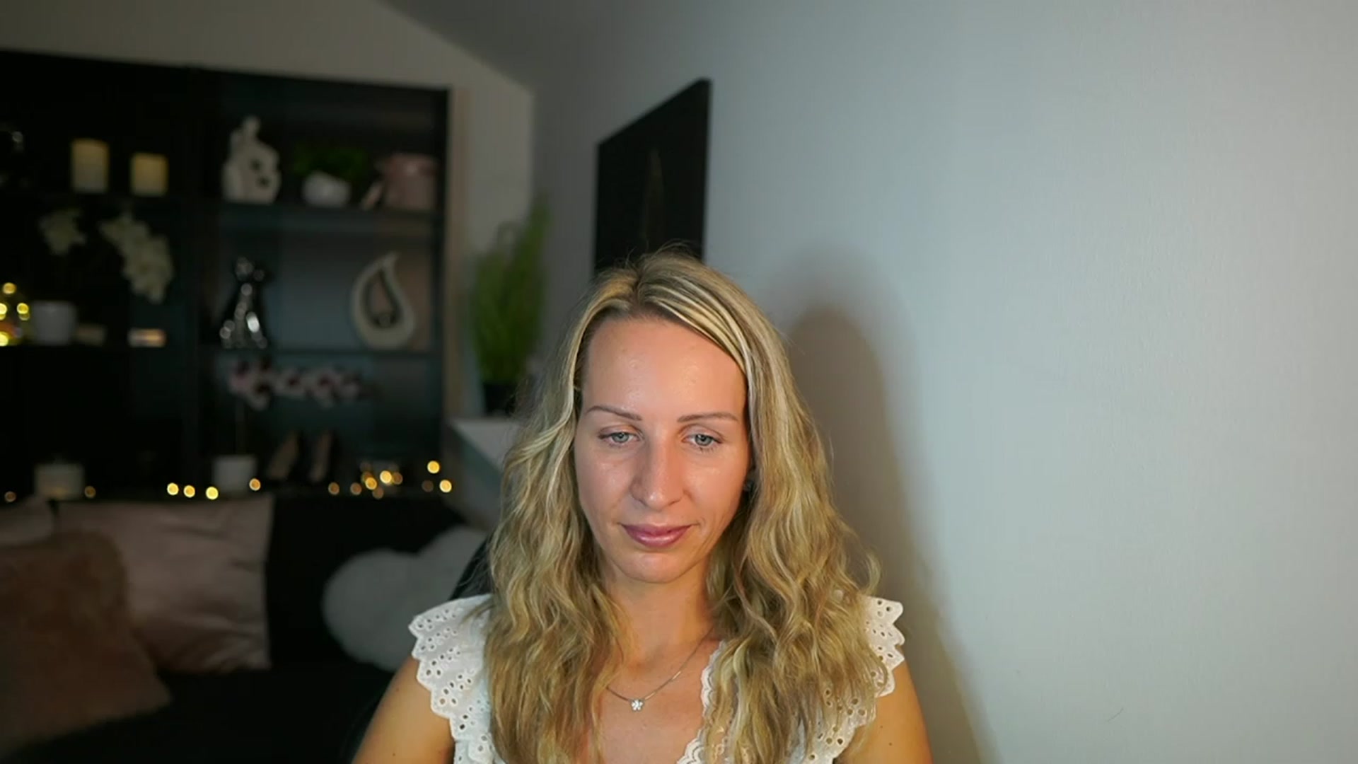 Gallery image thumbnail from Nikki__Sexx__'s myfreecams stream on, 09/25/2023, 23:09 image 19 of 20