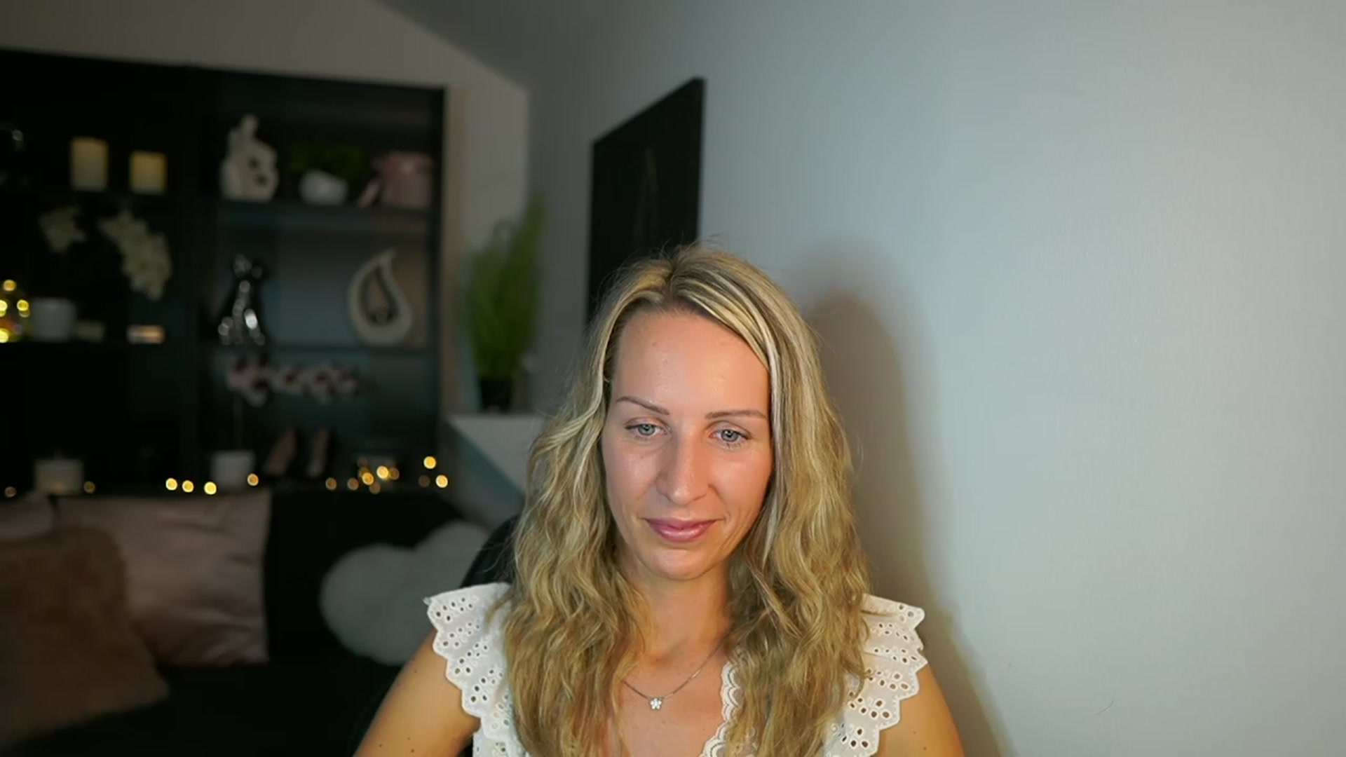 Gallery image thumbnail from Nikki__Sexx__'s myfreecams stream on, 09/25/2023, 23:09 image 11 of 20