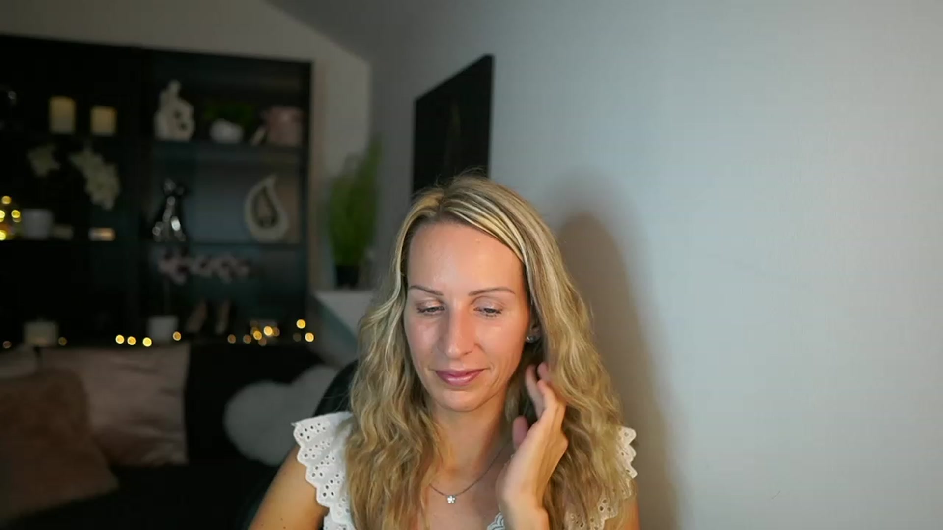Gallery image thumbnail from Nikki__Sexx__'s myfreecams stream on, 09/25/2023, 23:09 image 18 of 20