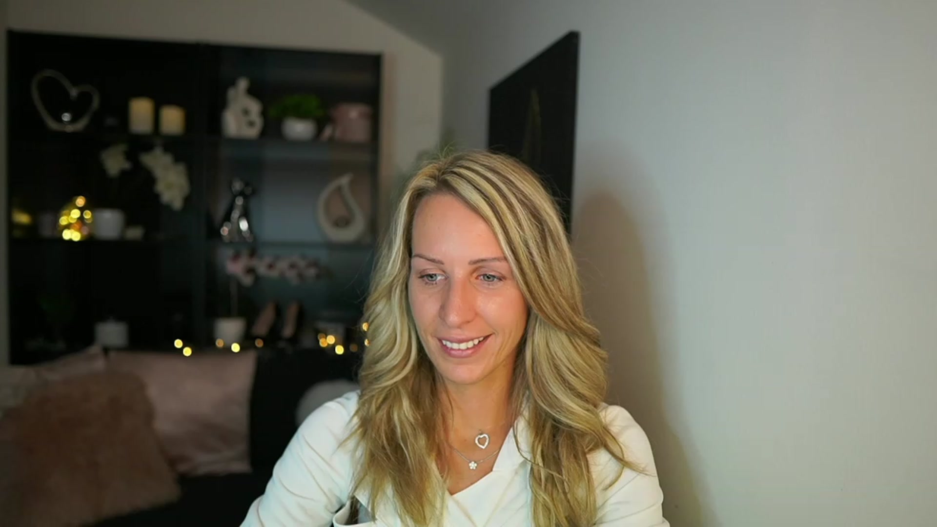 Gallery image thumbnail from Nikki__Sexx__'s myfreecams stream on, 09/28/2023, 20:39 image 15 of 20