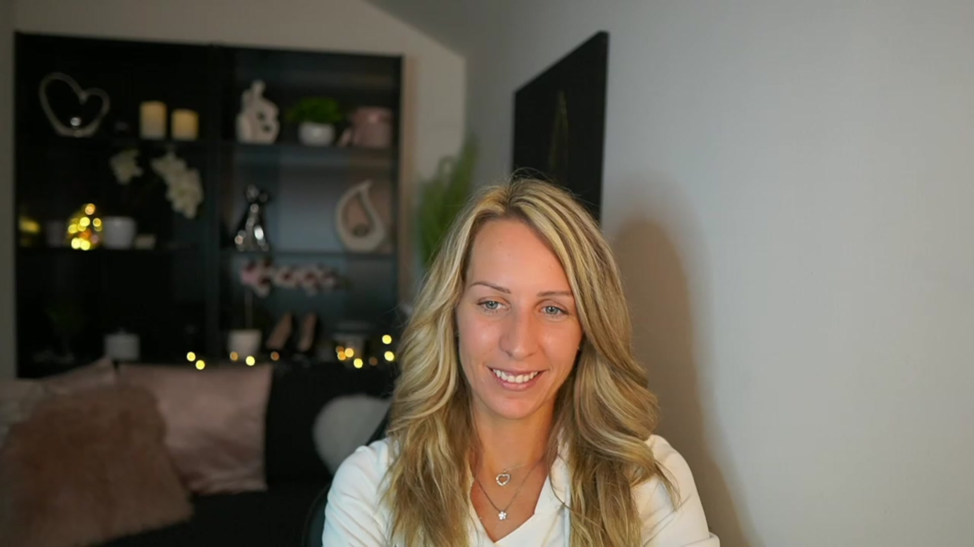Gallery image thumbnail from Nikki__Sexx__'s myfreecams stream on, 09/28/2023, 20:39 image 7 of 20