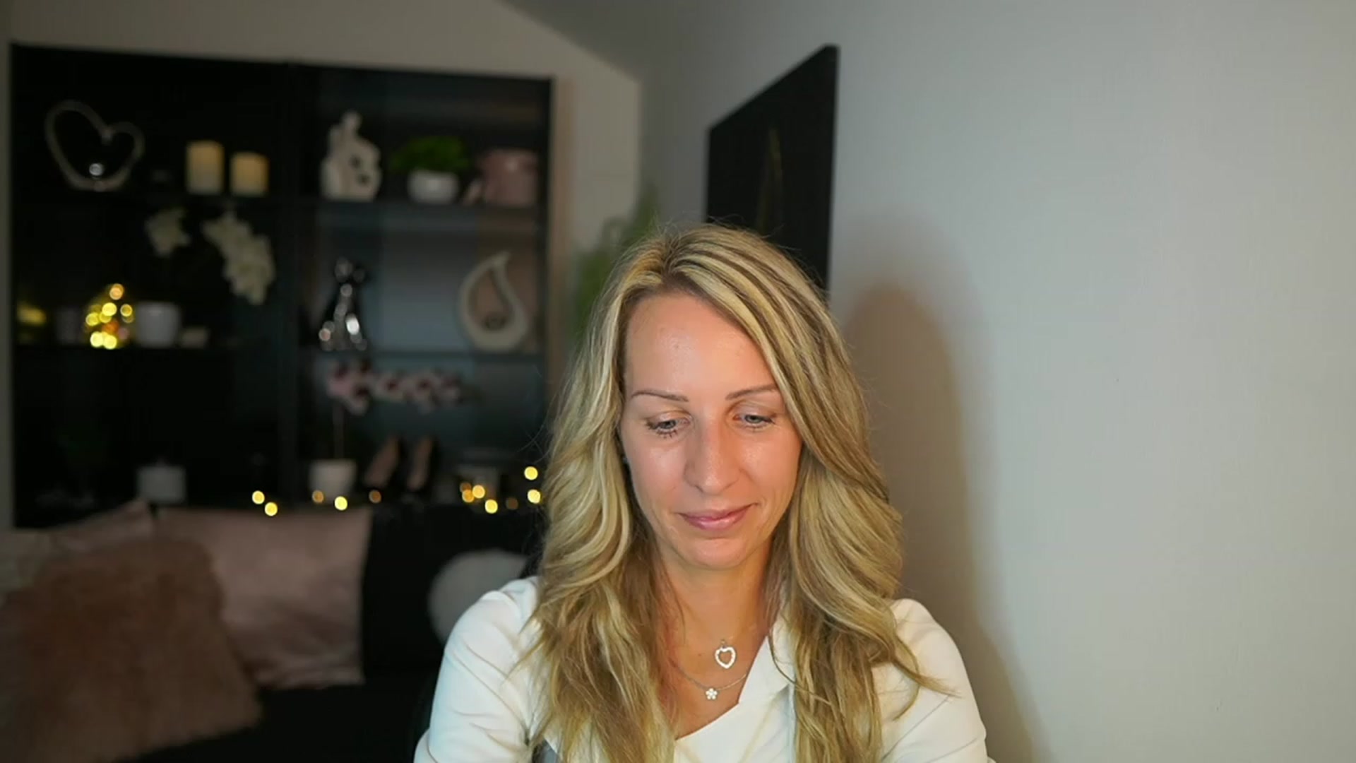 Gallery image thumbnail from Nikki__Sexx__'s myfreecams stream on, 09/28/2023, 20:39 image 16 of 20