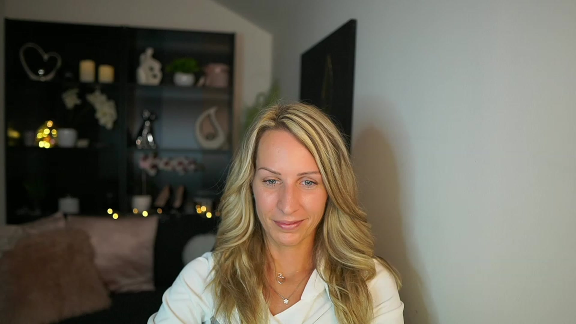 Gallery image thumbnail from Nikki__Sexx__'s myfreecams stream on, 09/28/2023, 20:39 image 13 of 20