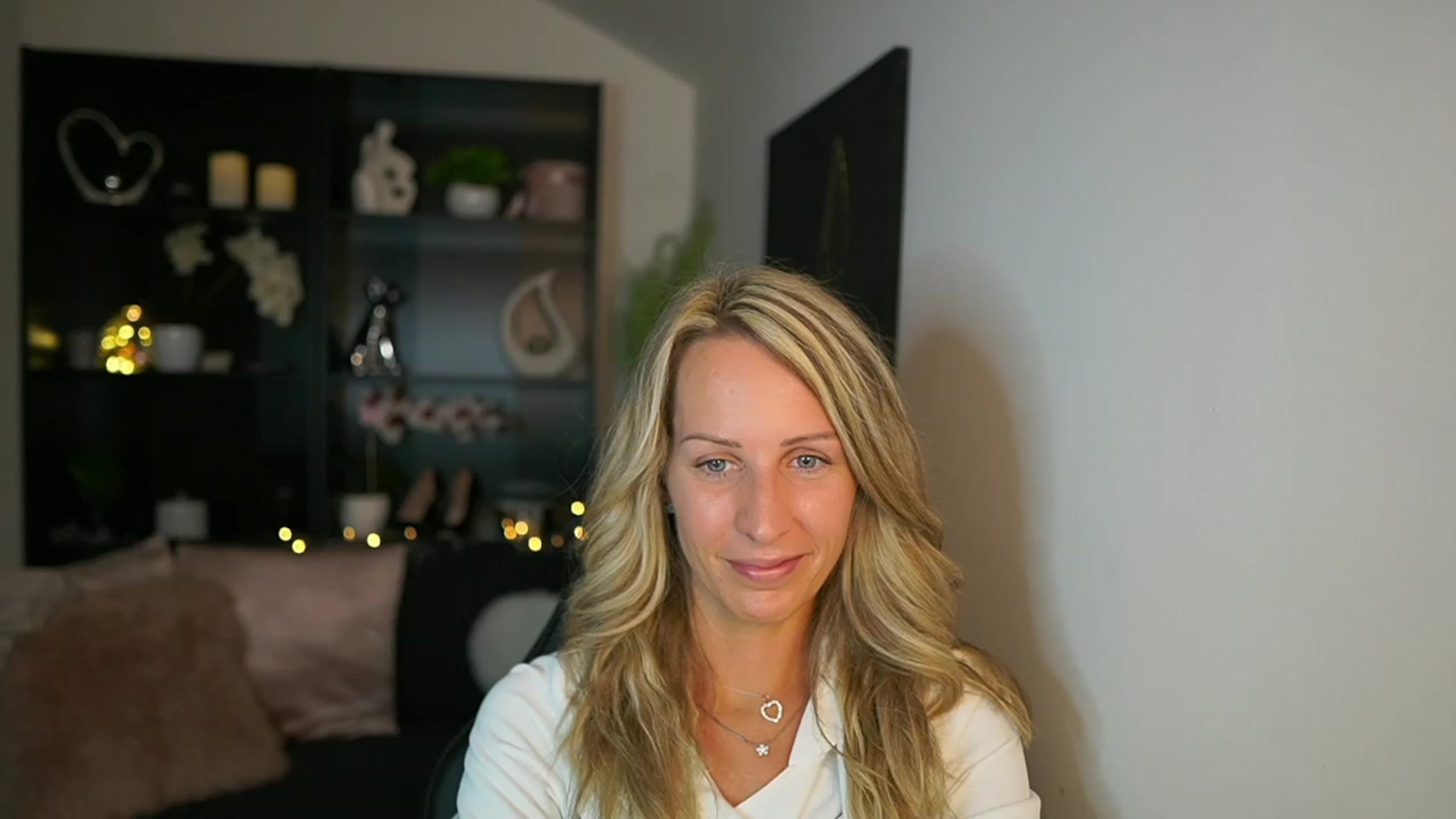 Gallery image thumbnail from Nikki__Sexx__'s myfreecams stream on, 09/28/2023, 20:39 image 6 of 20