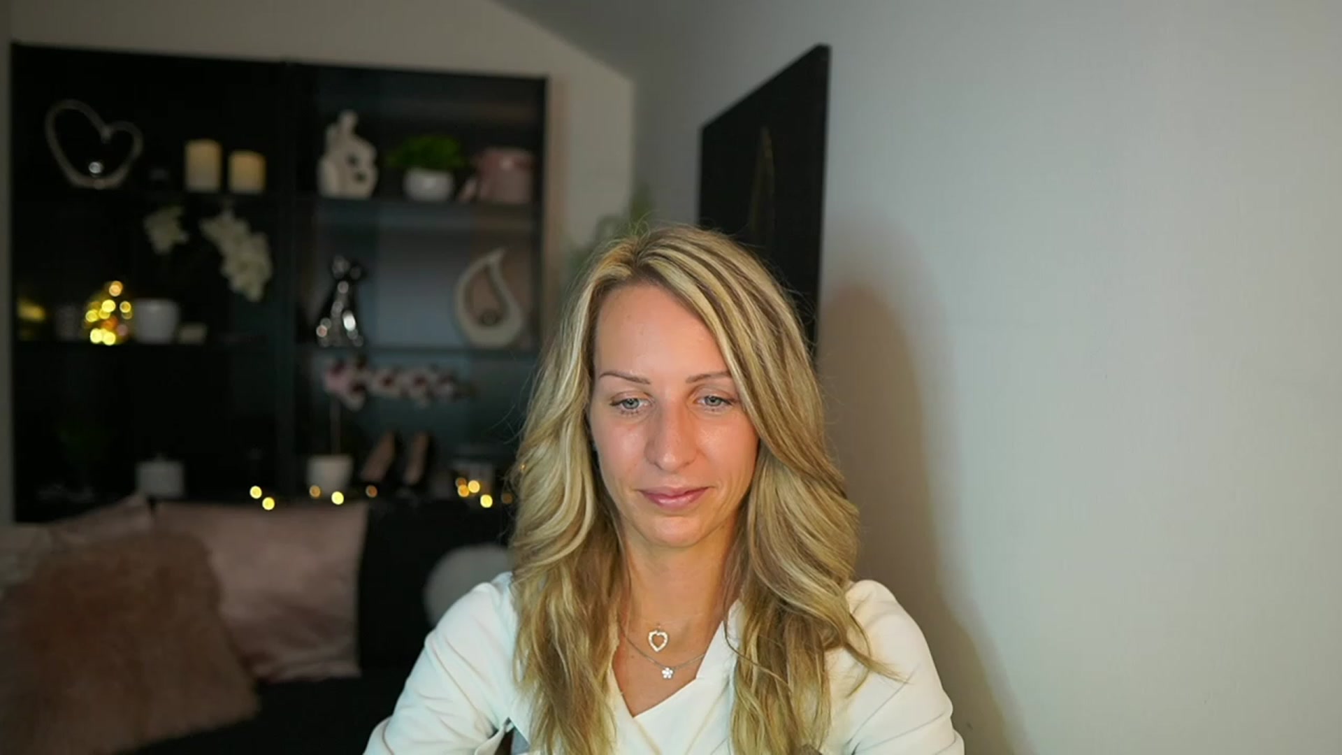Gallery image thumbnail from Nikki__Sexx__'s myfreecams stream on, 09/28/2023, 20:39 image 17 of 20