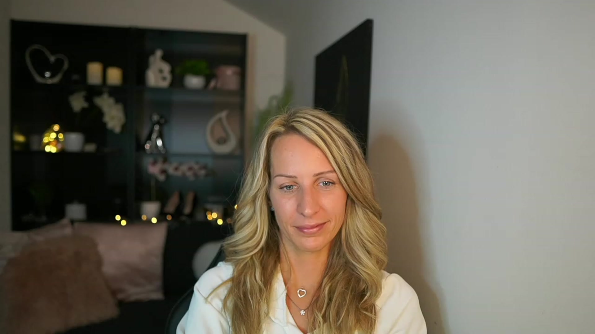 Gallery image thumbnail from Nikki__Sexx__'s myfreecams stream on, 09/28/2023, 20:39 image 5 of 20