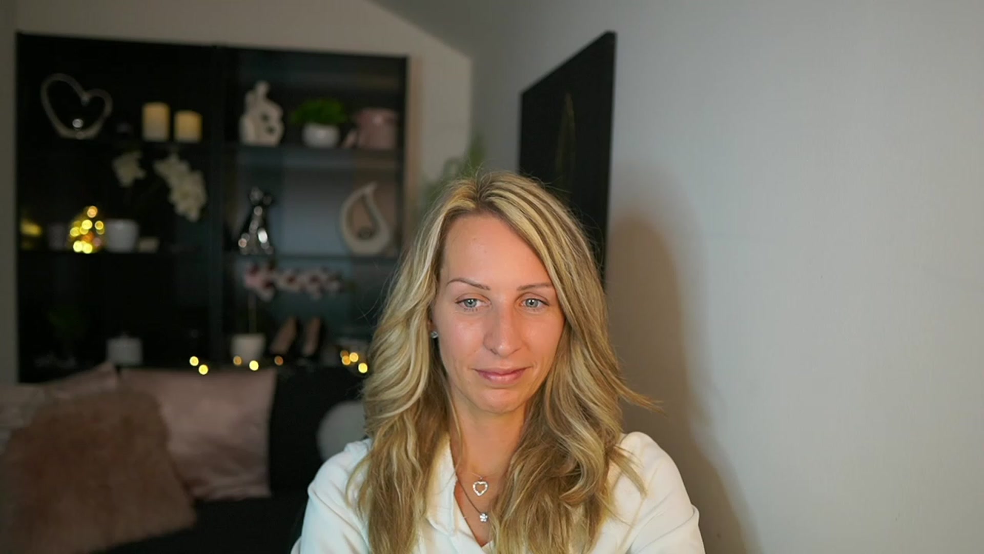Gallery image thumbnail from Nikki__Sexx__'s myfreecams stream on, 09/28/2023, 20:39 image 1 of 20