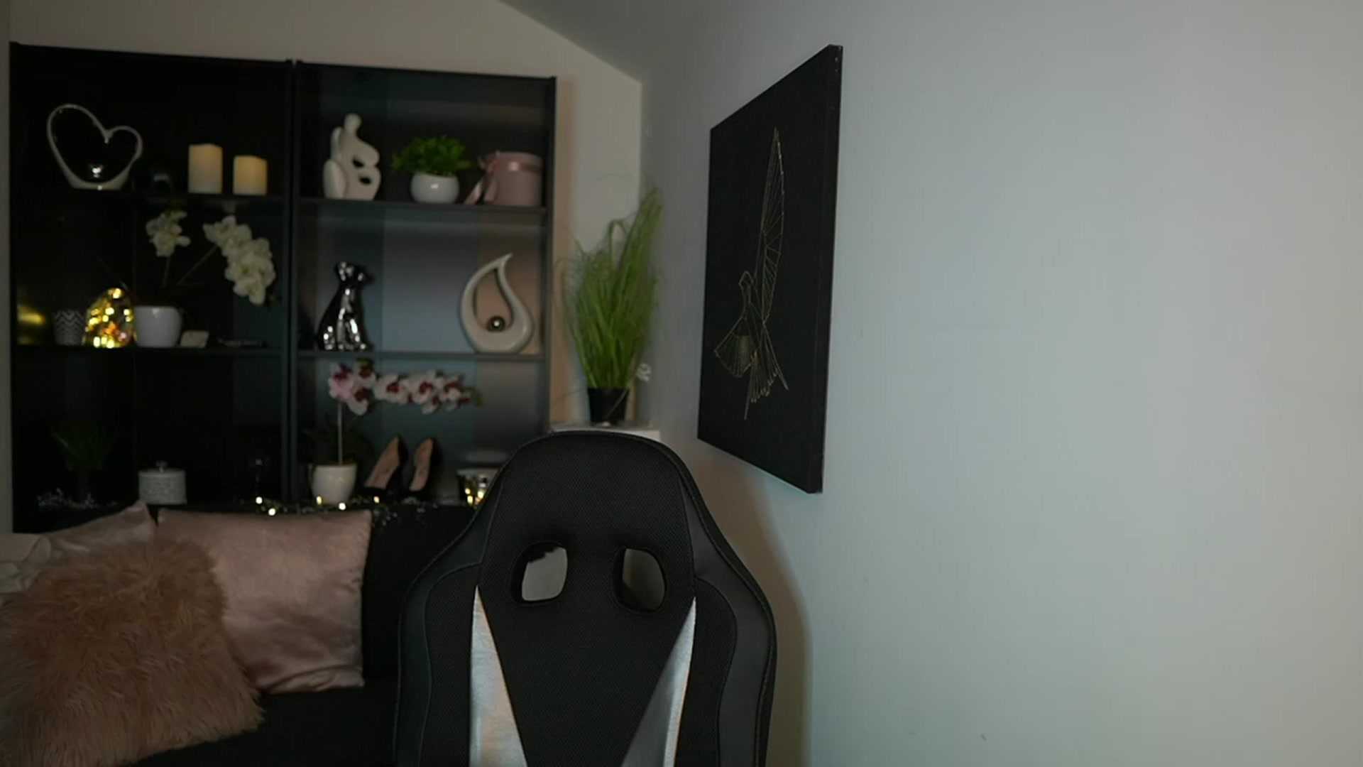 Gallery image thumbnail from Nikki__Sexx__'s myfreecams stream on, 09/28/2023, 20:39 image 18 of 20