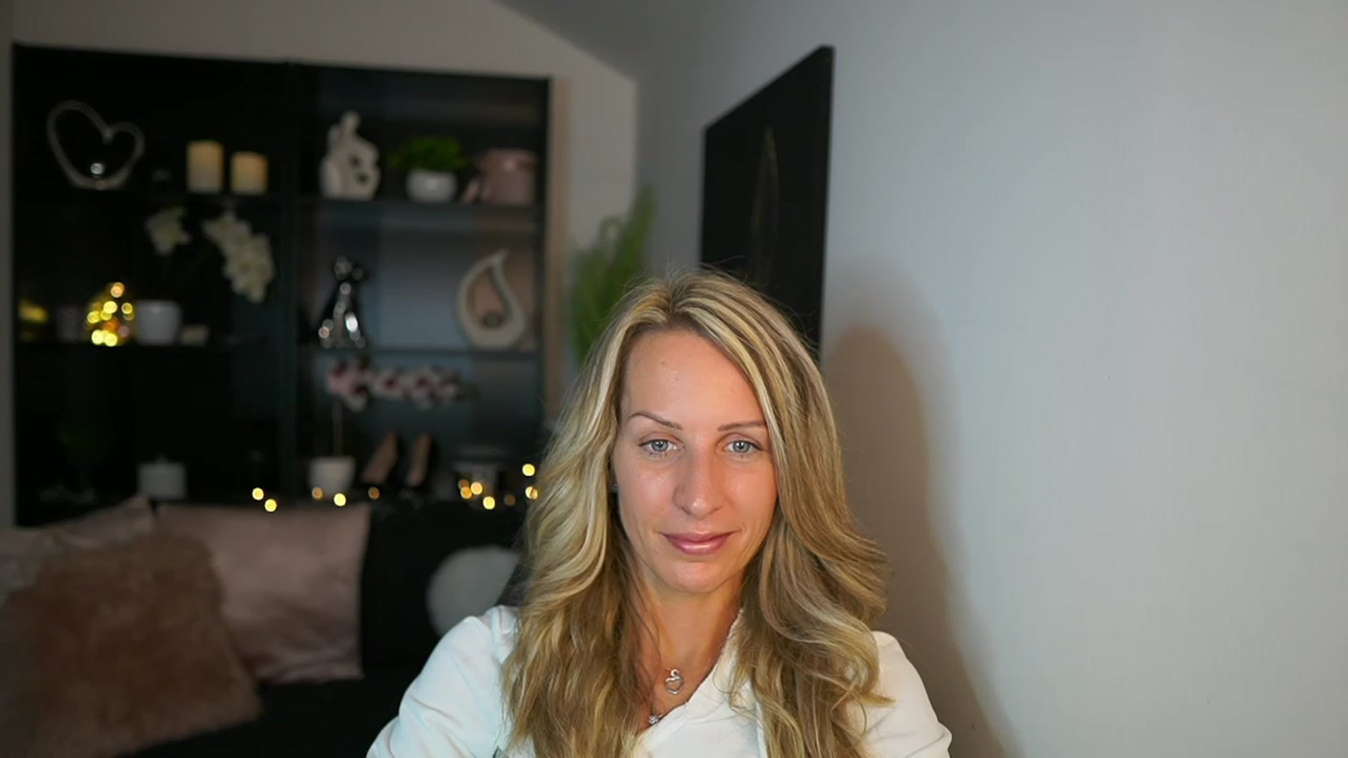 Gallery image thumbnail from Nikki__Sexx__'s myfreecams stream on, 09/28/2023, 21:48 image 8 of 20
