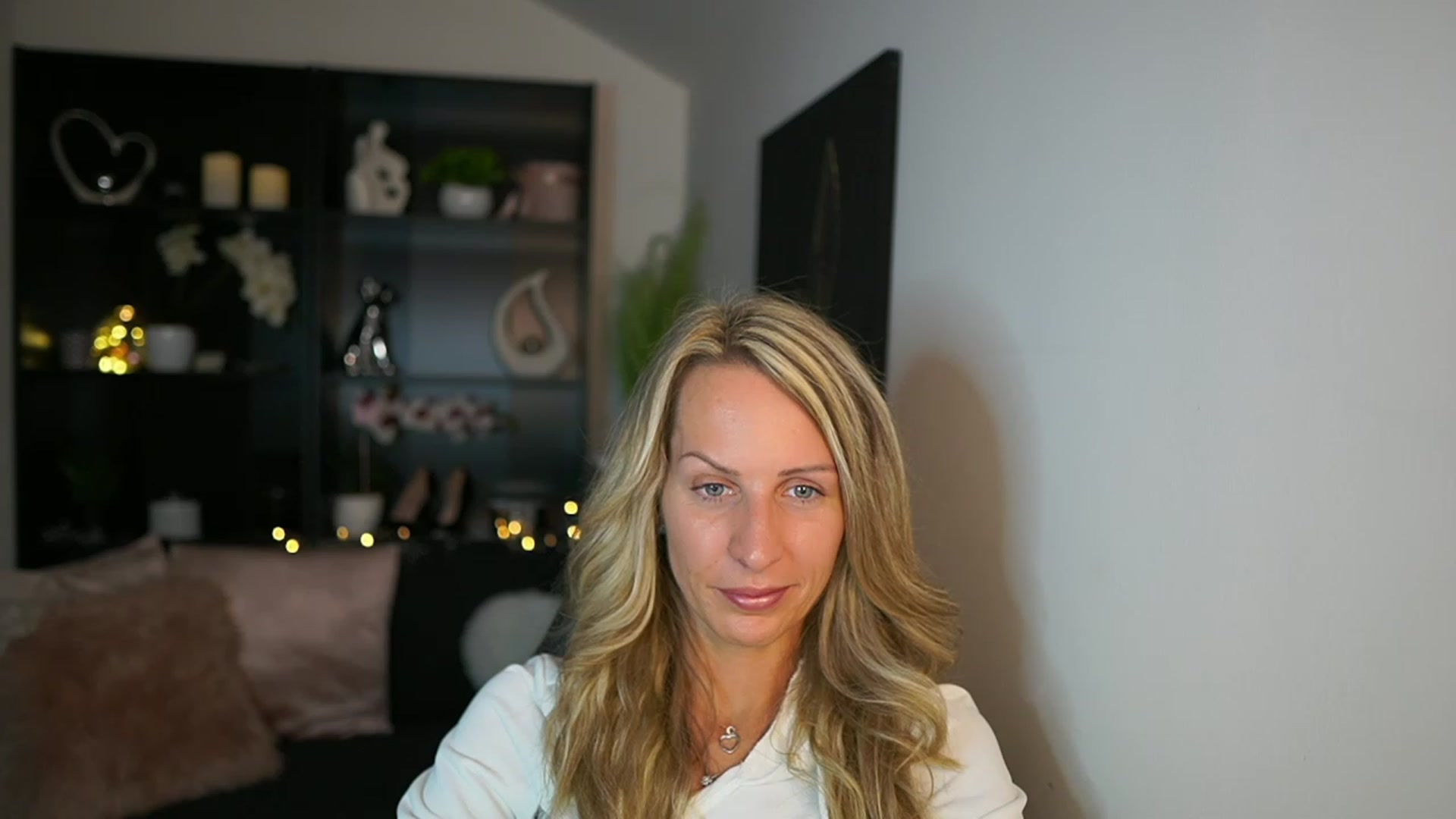 Gallery image thumbnail from Nikki__Sexx__'s myfreecams stream on, 09/28/2023, 21:48 image 9 of 20