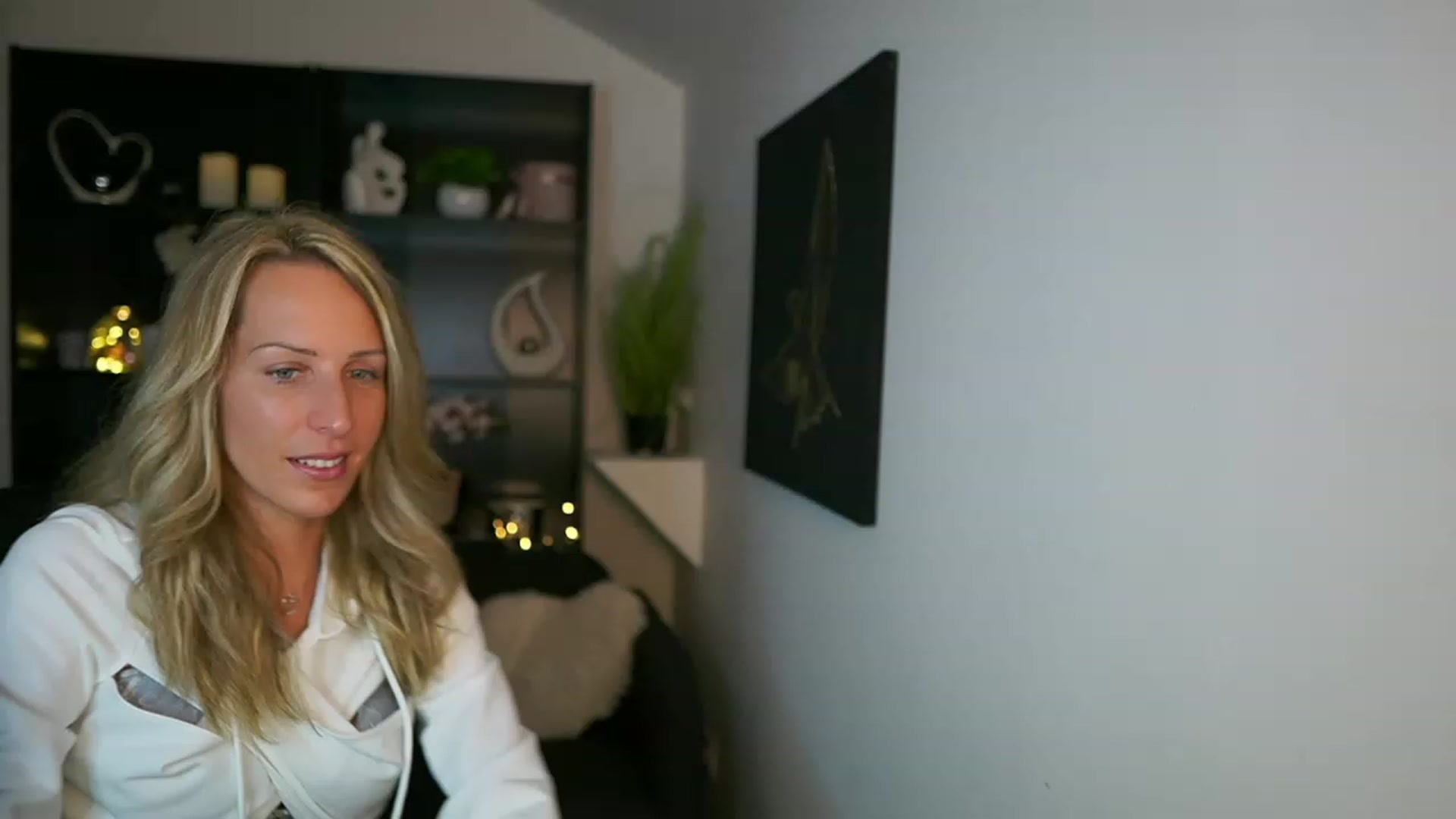 Gallery image thumbnail from Nikki__Sexx__'s myfreecams stream on, 09/28/2023, 21:48 image 13 of 20
