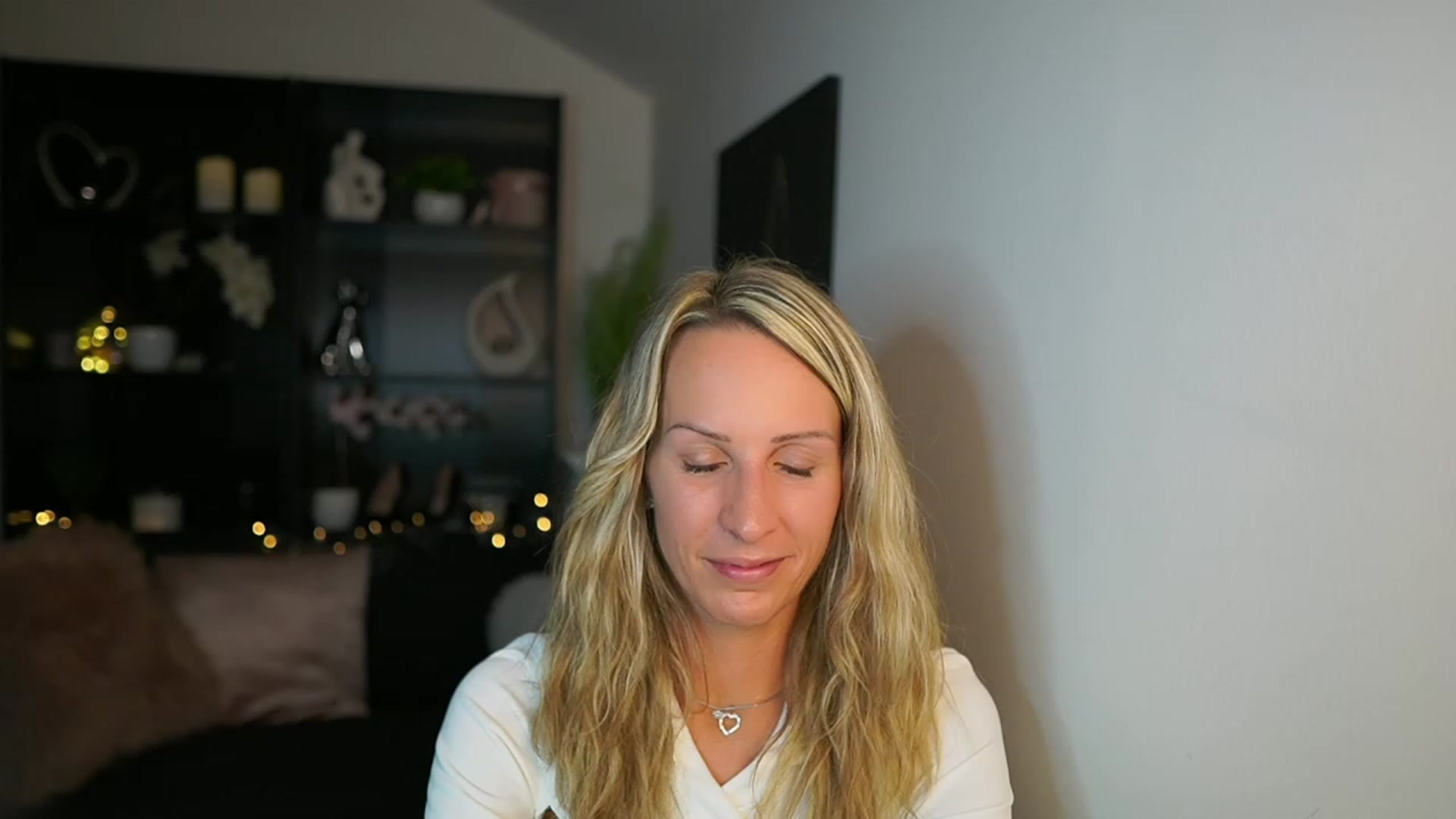 Gallery image thumbnail from Nikki__Sexx__'s myfreecams stream on, 10/03/2023, 19:22 image 18 of 20
