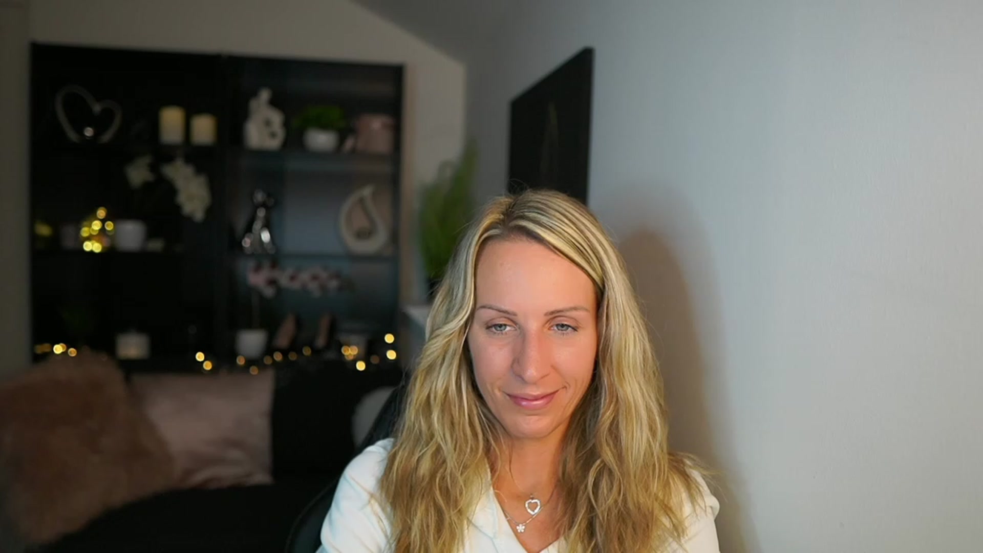 Gallery image thumbnail from Nikki__Sexx__'s myfreecams stream on, 10/03/2023, 19:22 image 11 of 20