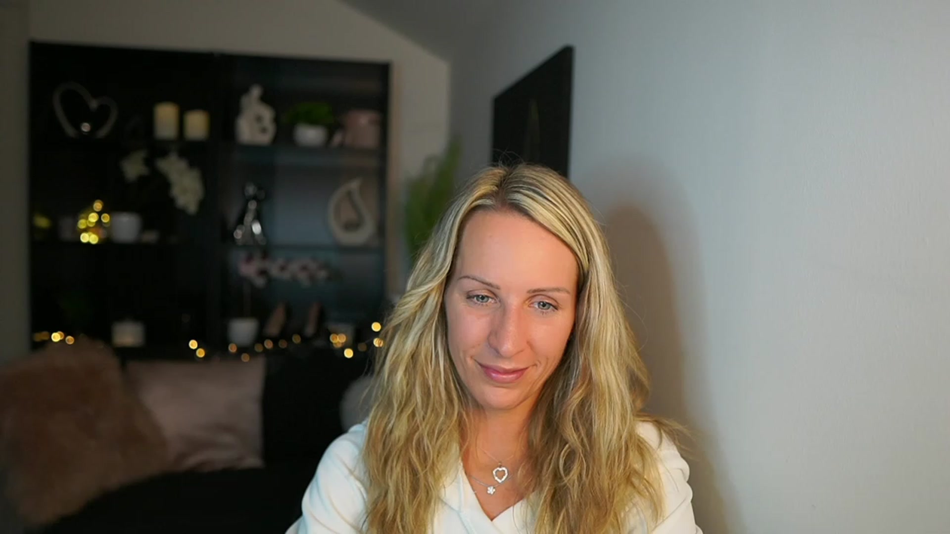 Gallery image thumbnail from Nikki__Sexx__'s myfreecams stream on, 10/03/2023, 19:22 image 12 of 20