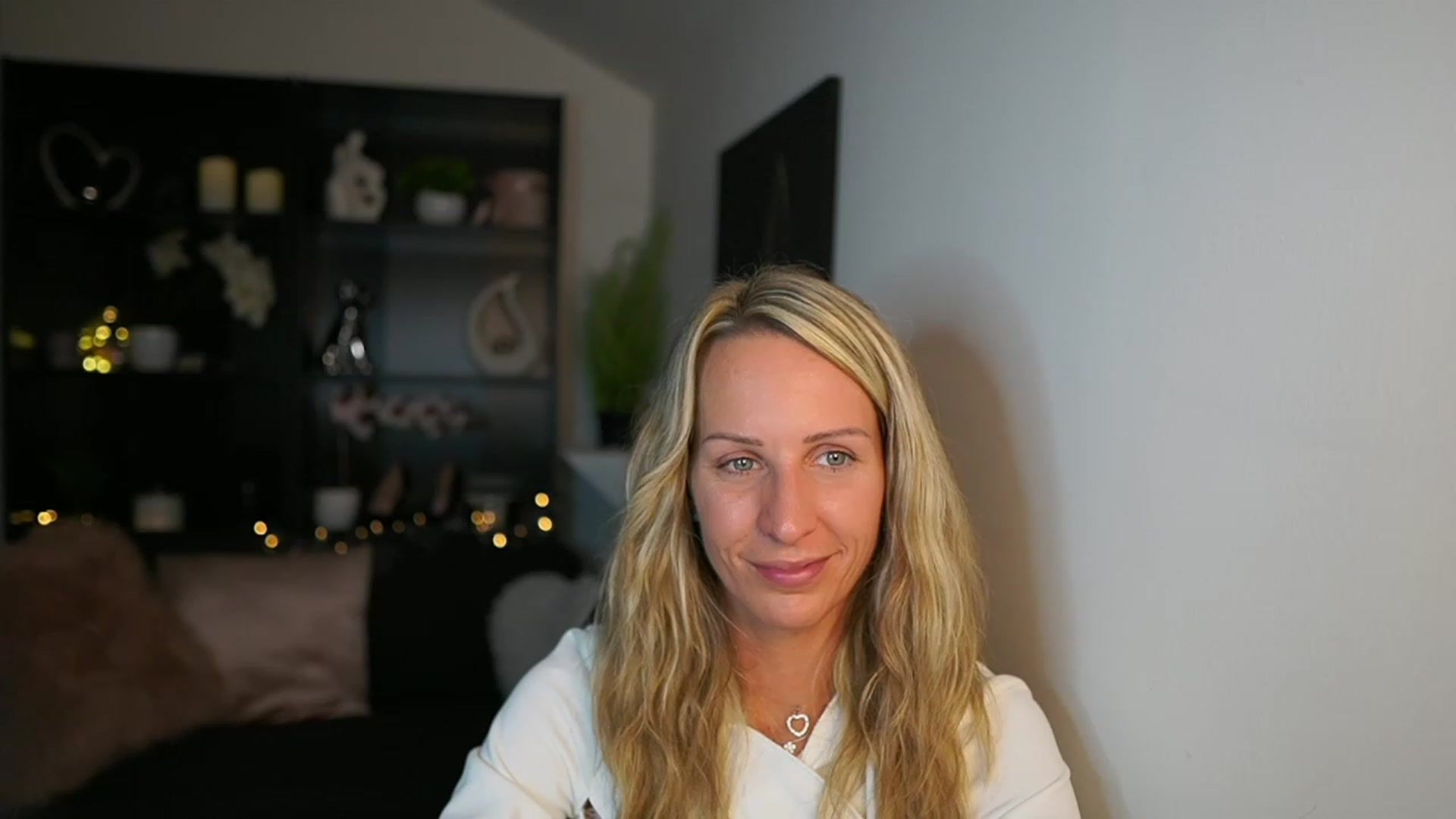 Gallery image thumbnail from Nikki__Sexx__'s myfreecams stream on, 10/03/2023, 20:35 image 12 of 20