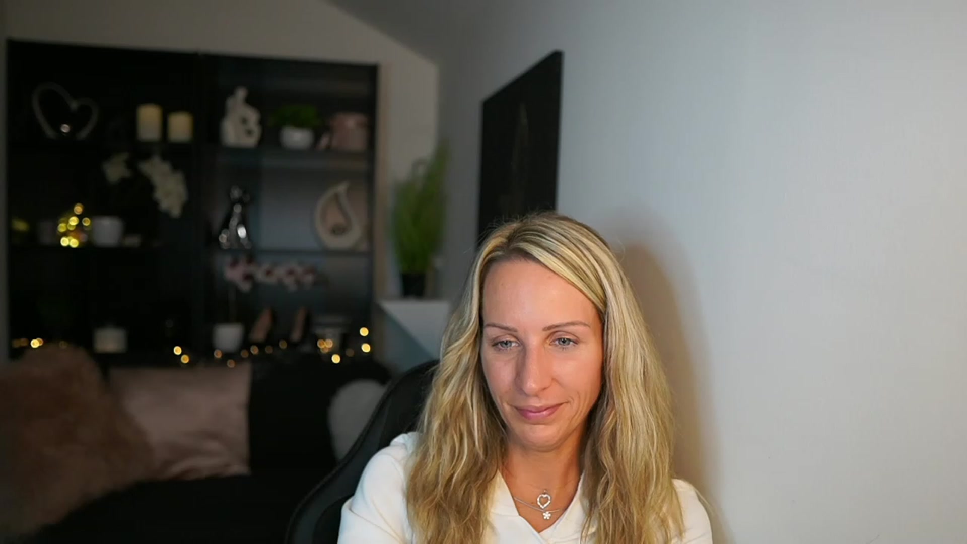 Gallery image thumbnail from Nikki__Sexx__'s myfreecams stream on, 10/03/2023, 20:35 image 20 of 20