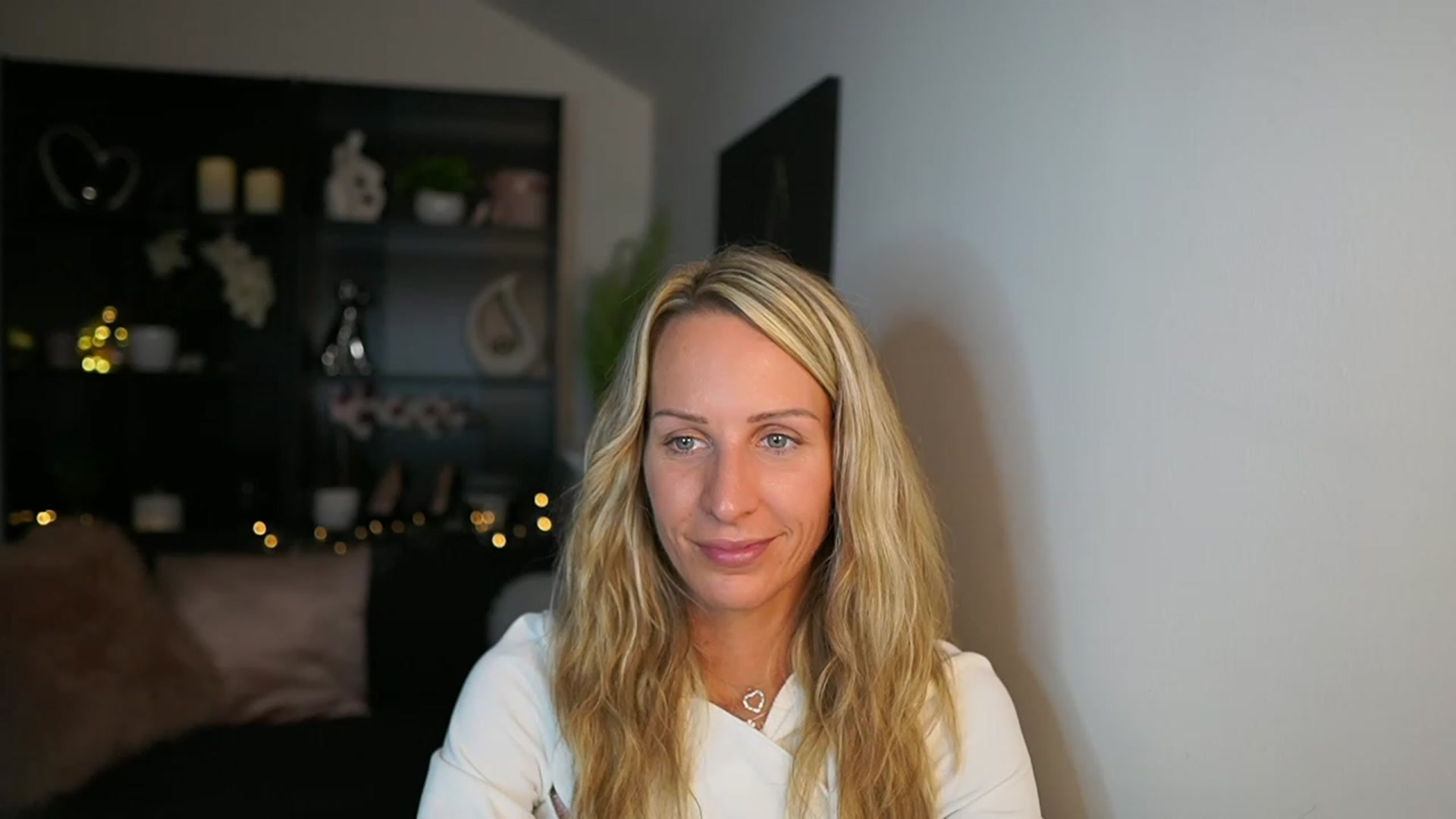 Gallery image thumbnail from Nikki__Sexx__'s myfreecams stream on, 10/03/2023, 20:35 image 10 of 20