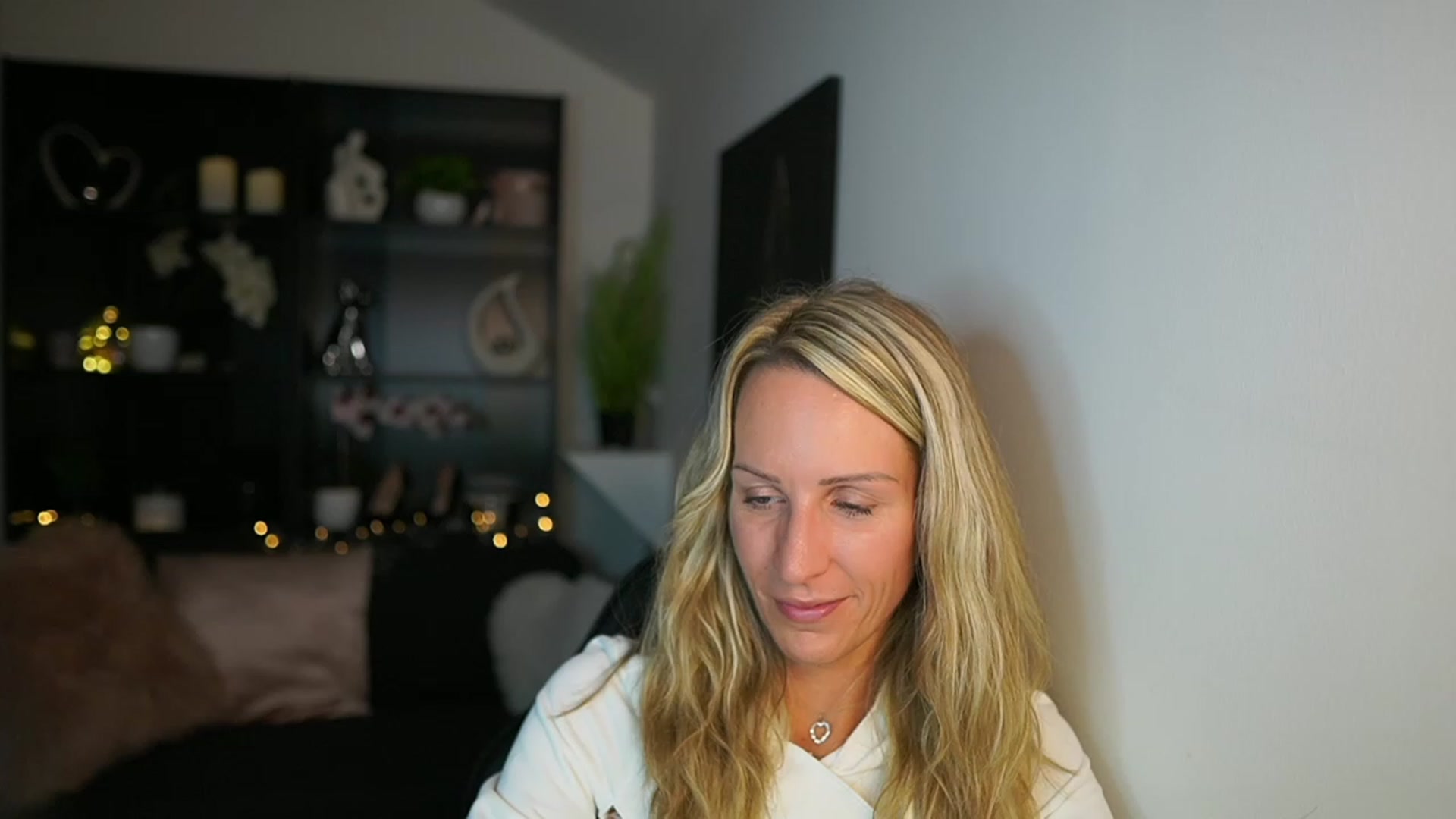 Gallery image thumbnail from Nikki__Sexx__'s myfreecams stream on, 10/03/2023, 20:35 image 1 of 20