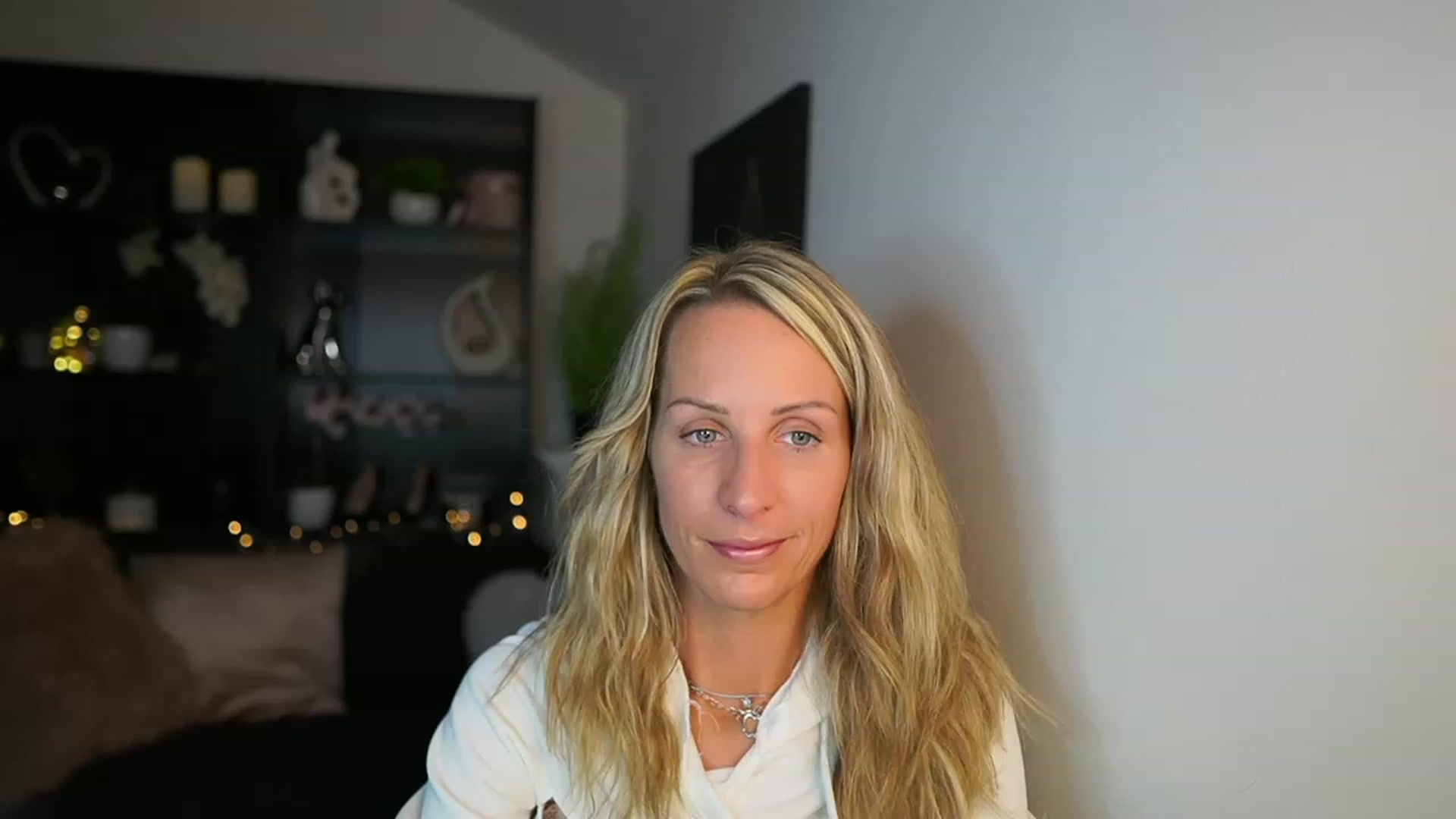 Gallery image thumbnail from Nikki__Sexx__'s myfreecams stream on, 10/03/2023, 23:03 image 12 of 20
