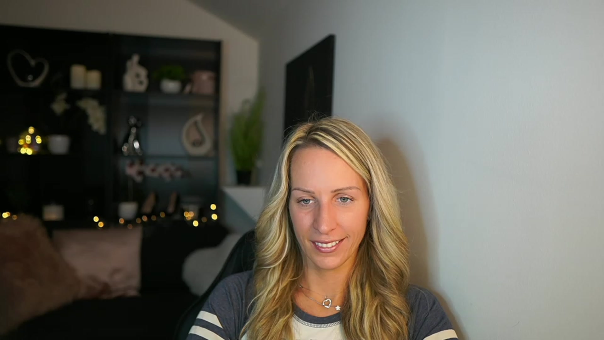Gallery image thumbnail from Nikki__Sexx__'s myfreecams stream on, 10/05/2023, 18:51 image 8 of 20