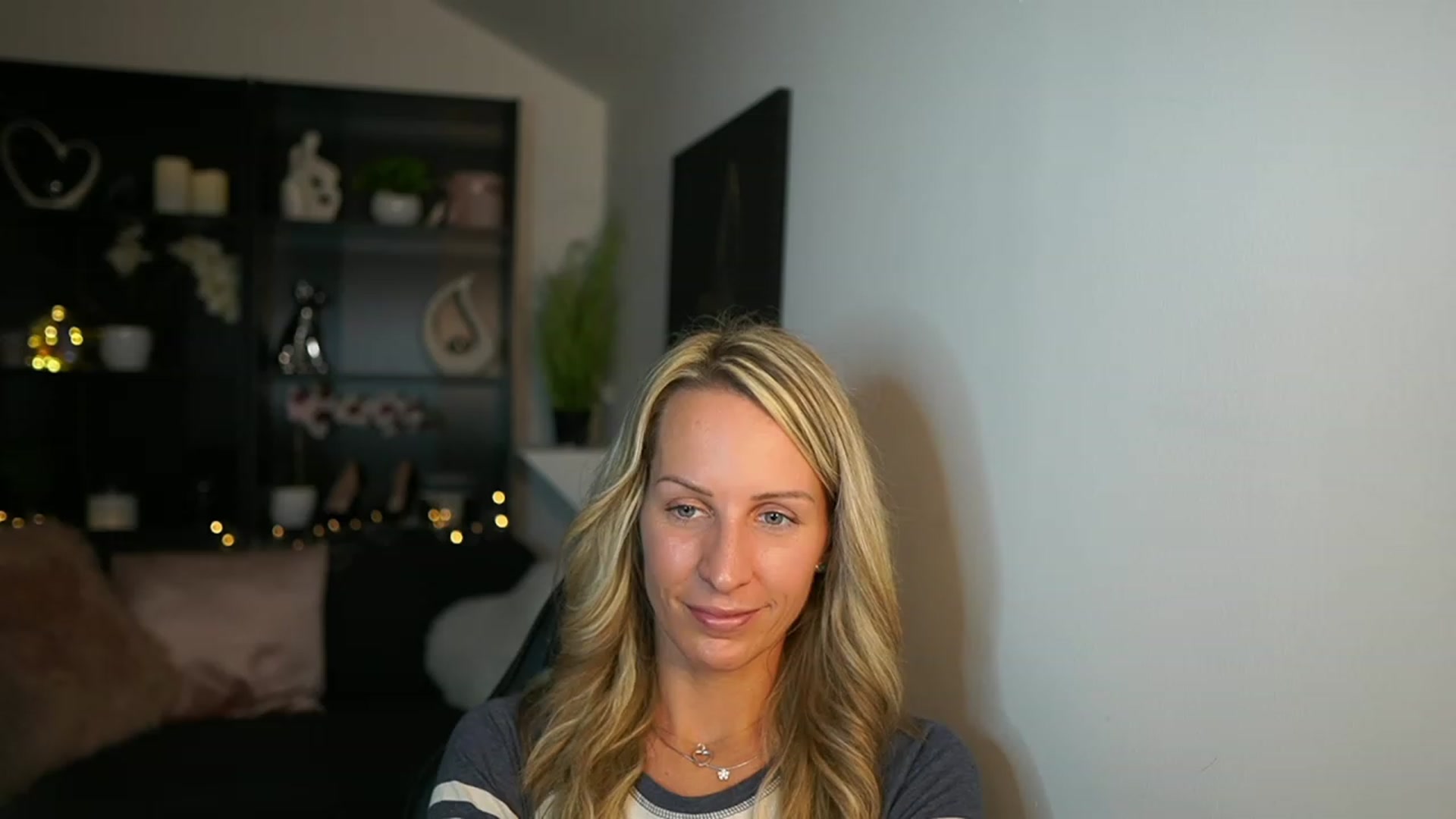 Gallery image thumbnail from Nikki__Sexx__'s myfreecams stream on, 10/05/2023, 21:02 image 2 of 20